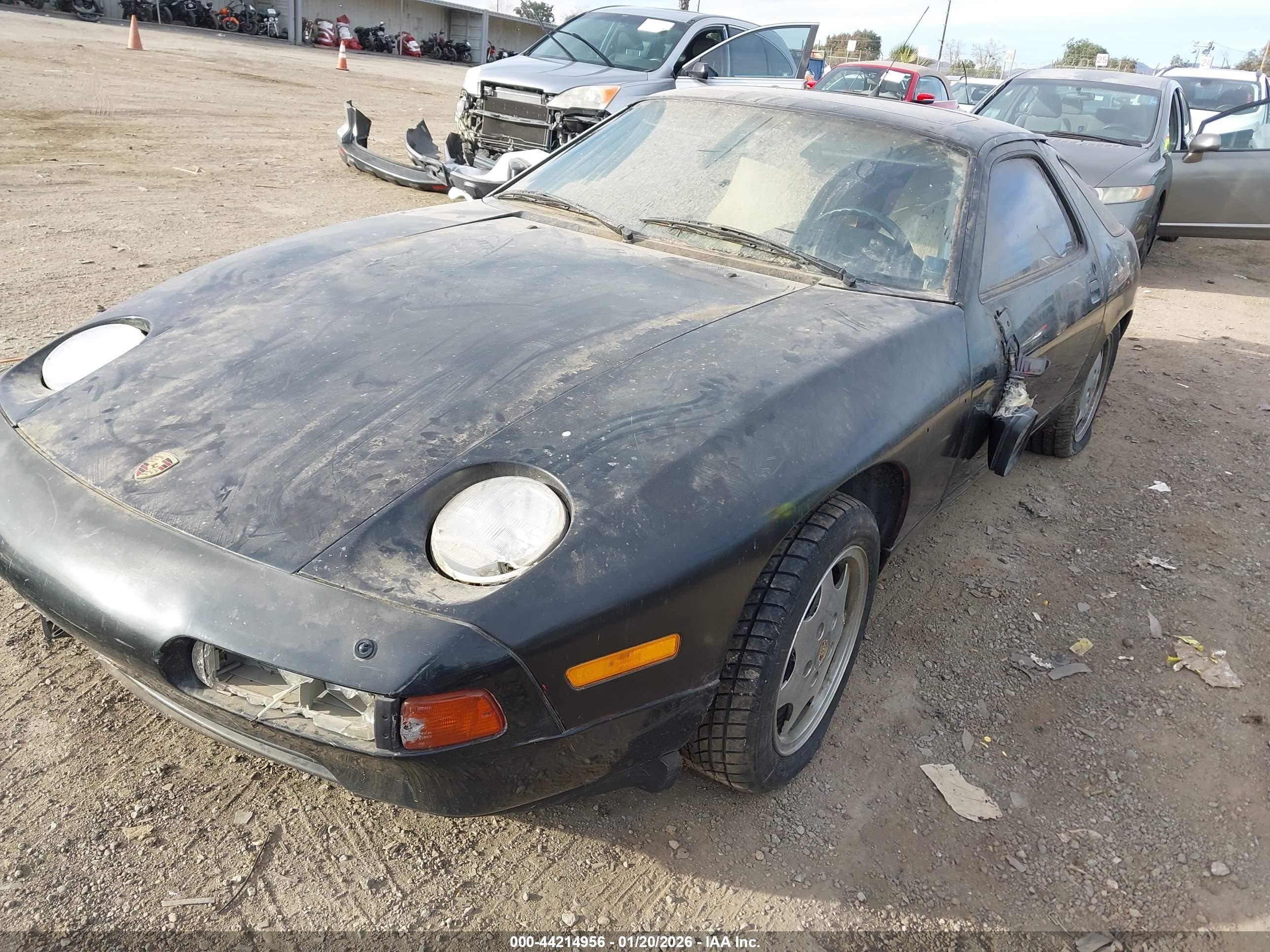 PORSCHE 928 image 2