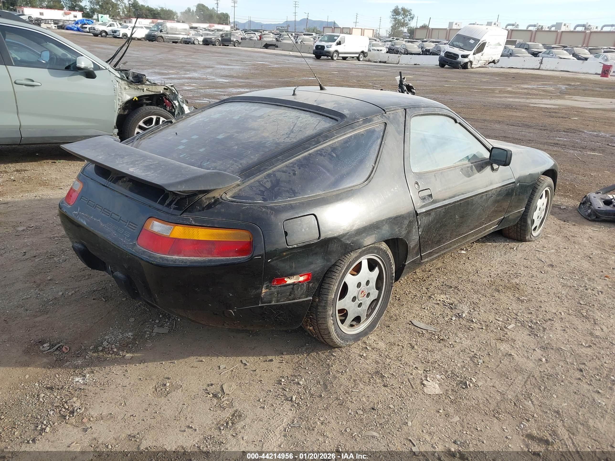 PORSCHE 928 image 4