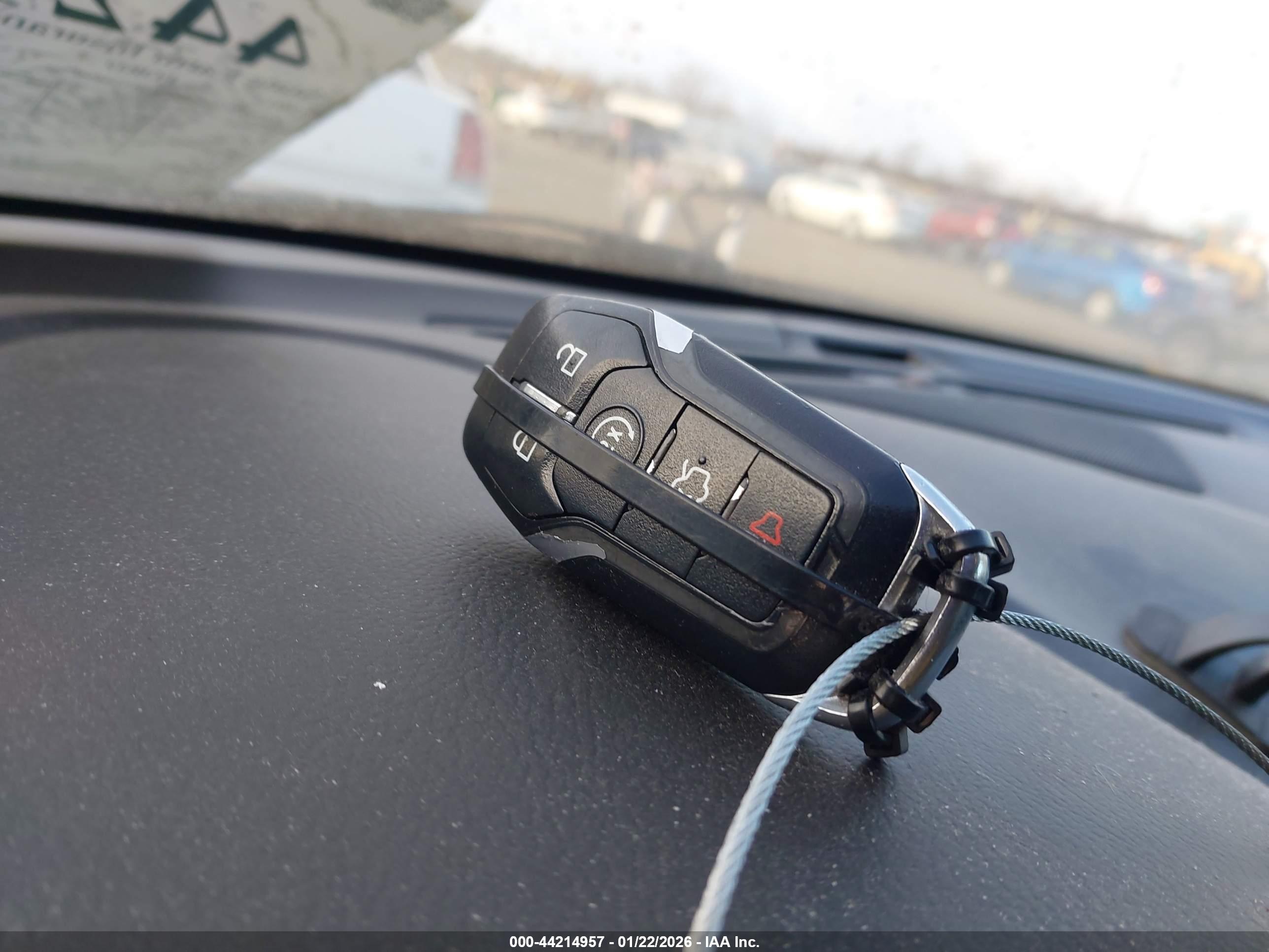 FORD FUSION image 11