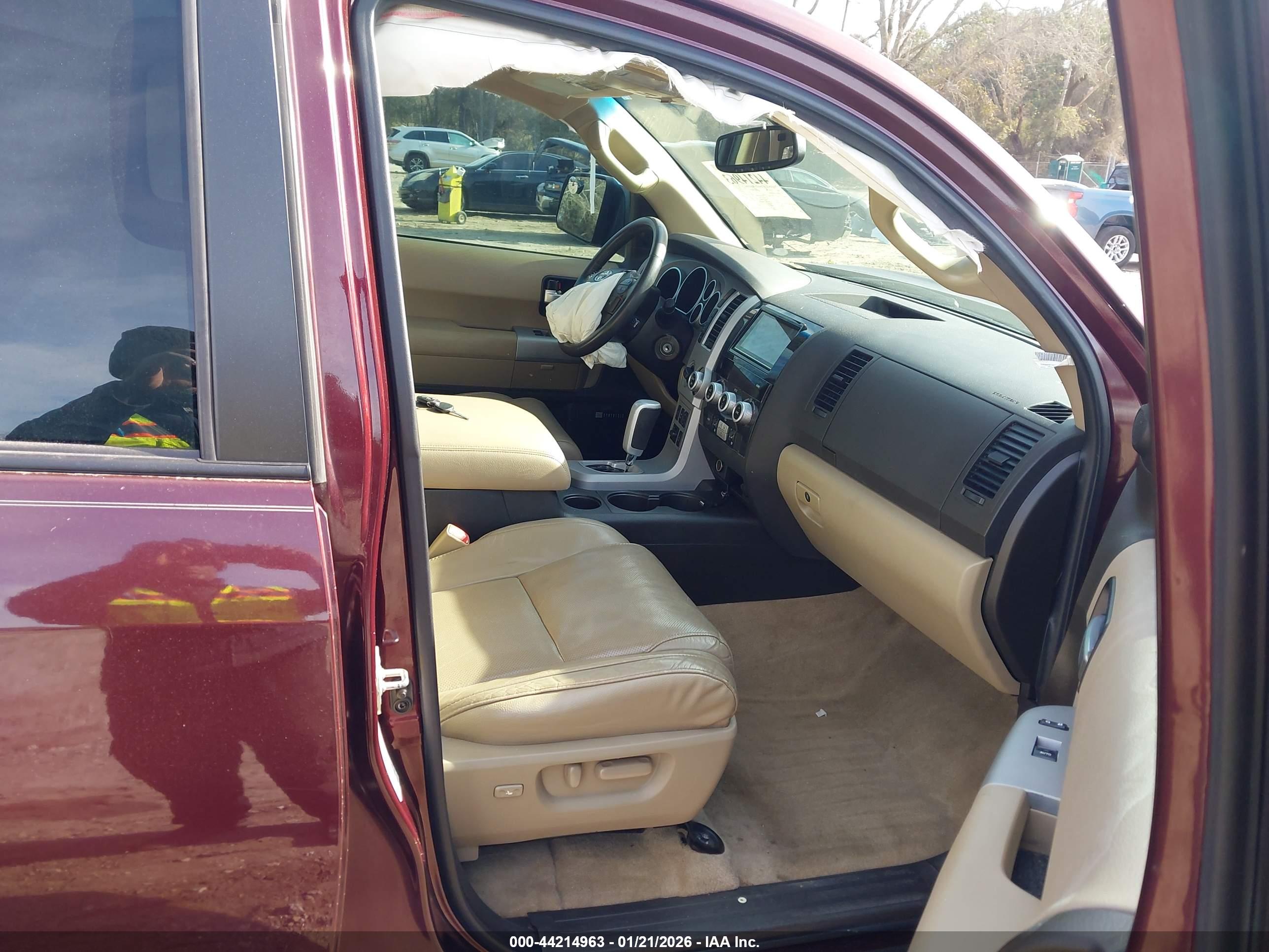 TOYOTA SEQUOIA image 5