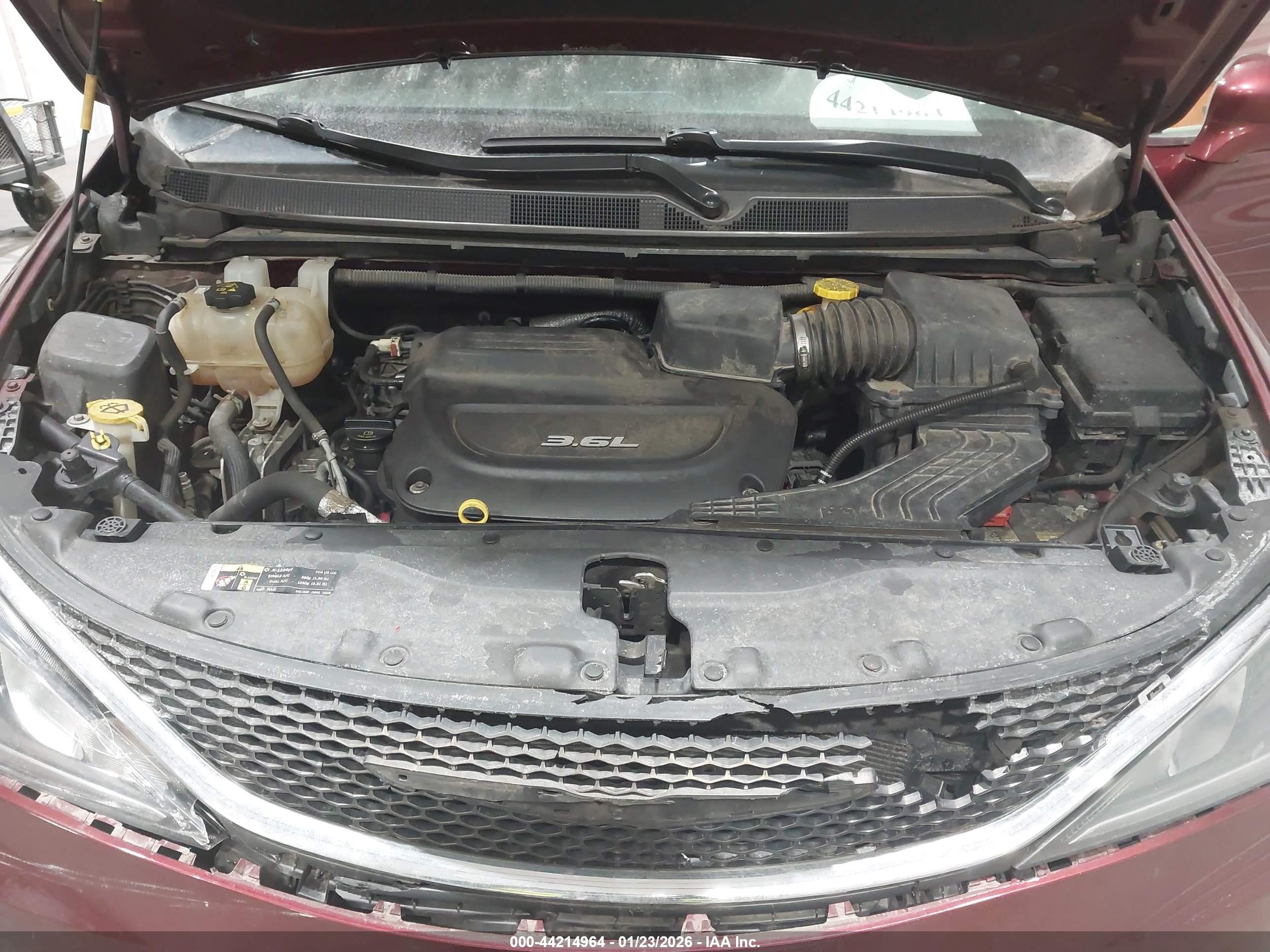 CHRYSLER PACIFICA image 10