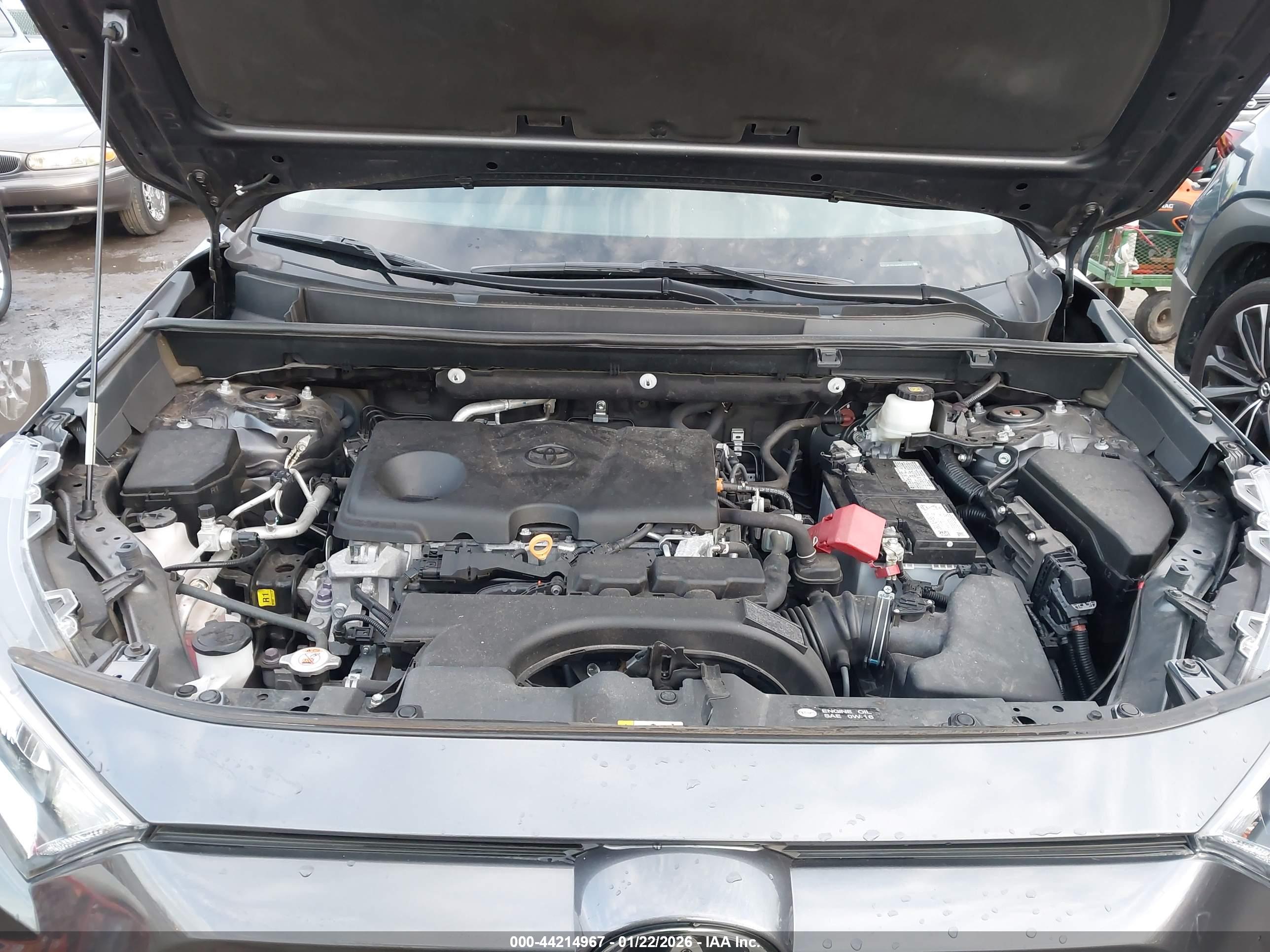 TOYOTA RAV4 image 10