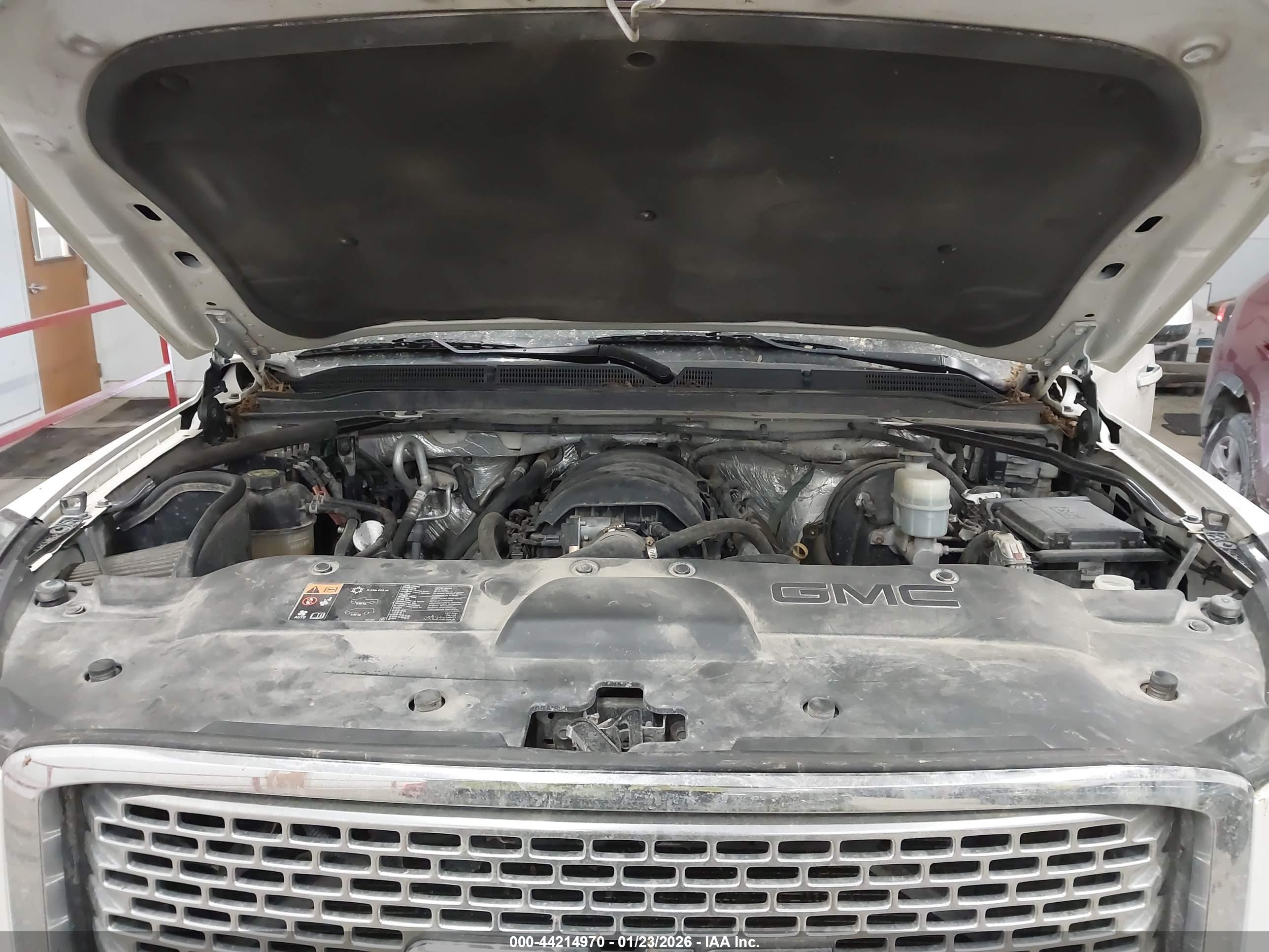 GMC YUKON image 10