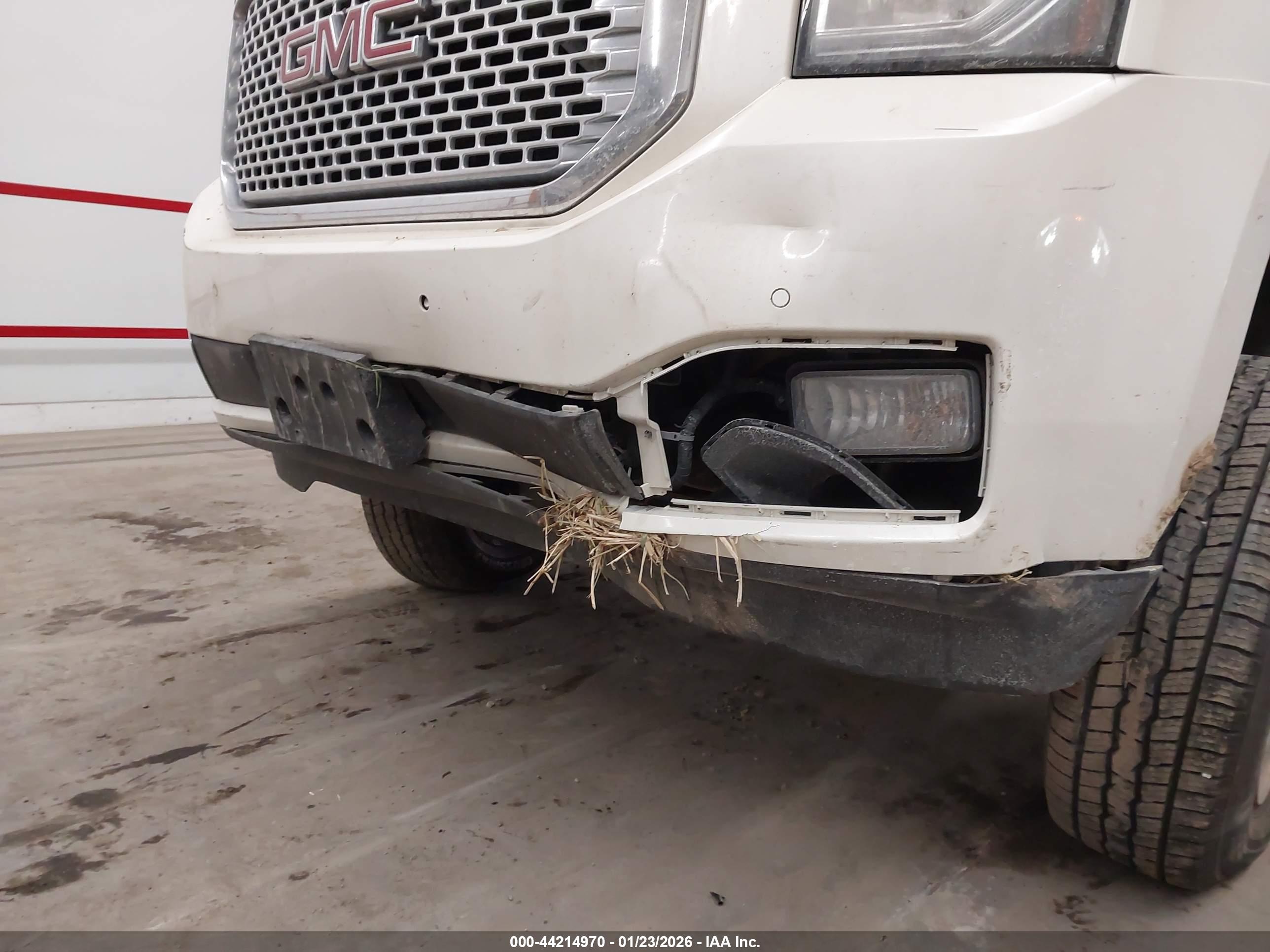 GMC YUKON image 6