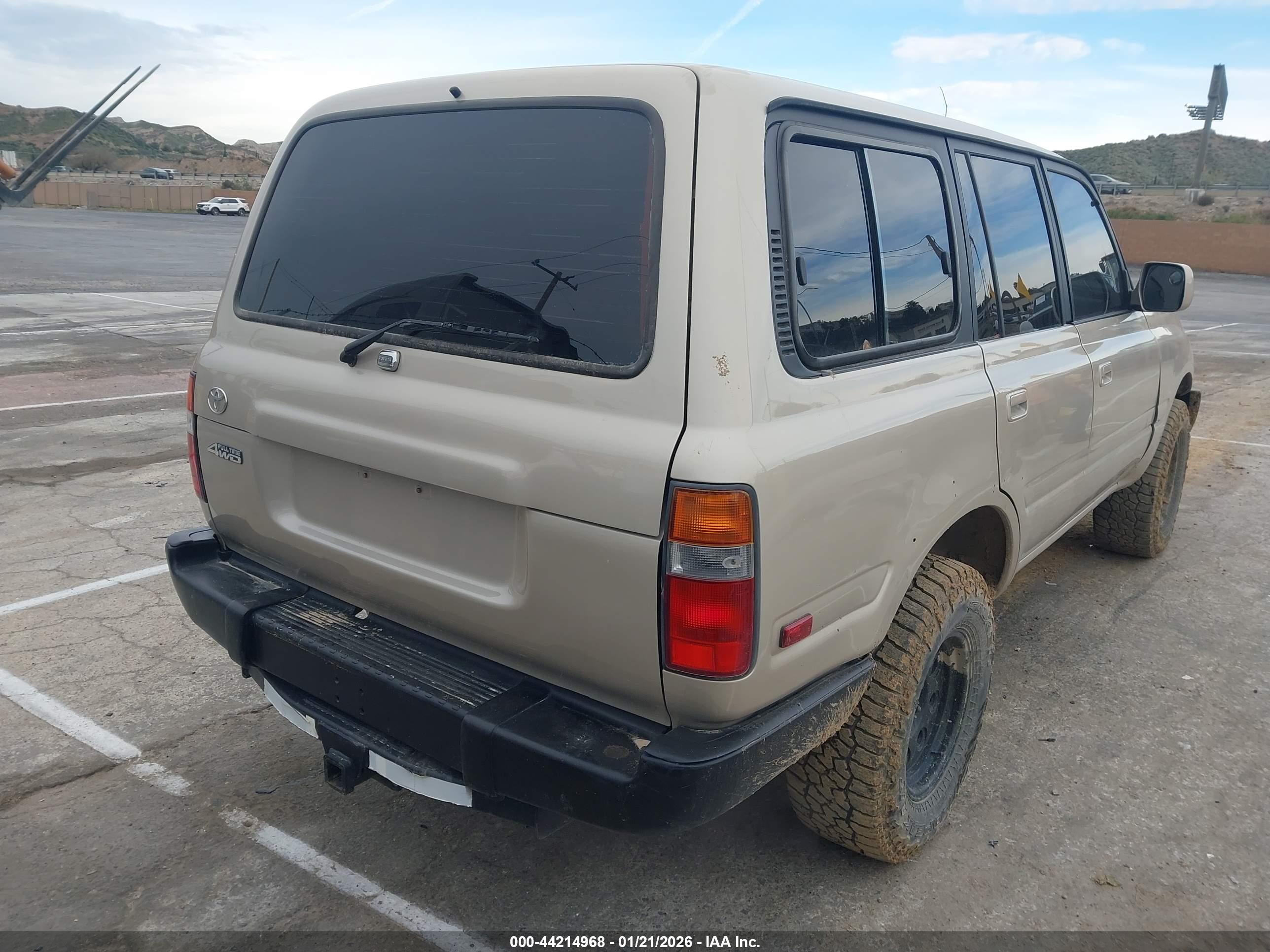 TOYOTA LAND image 4
