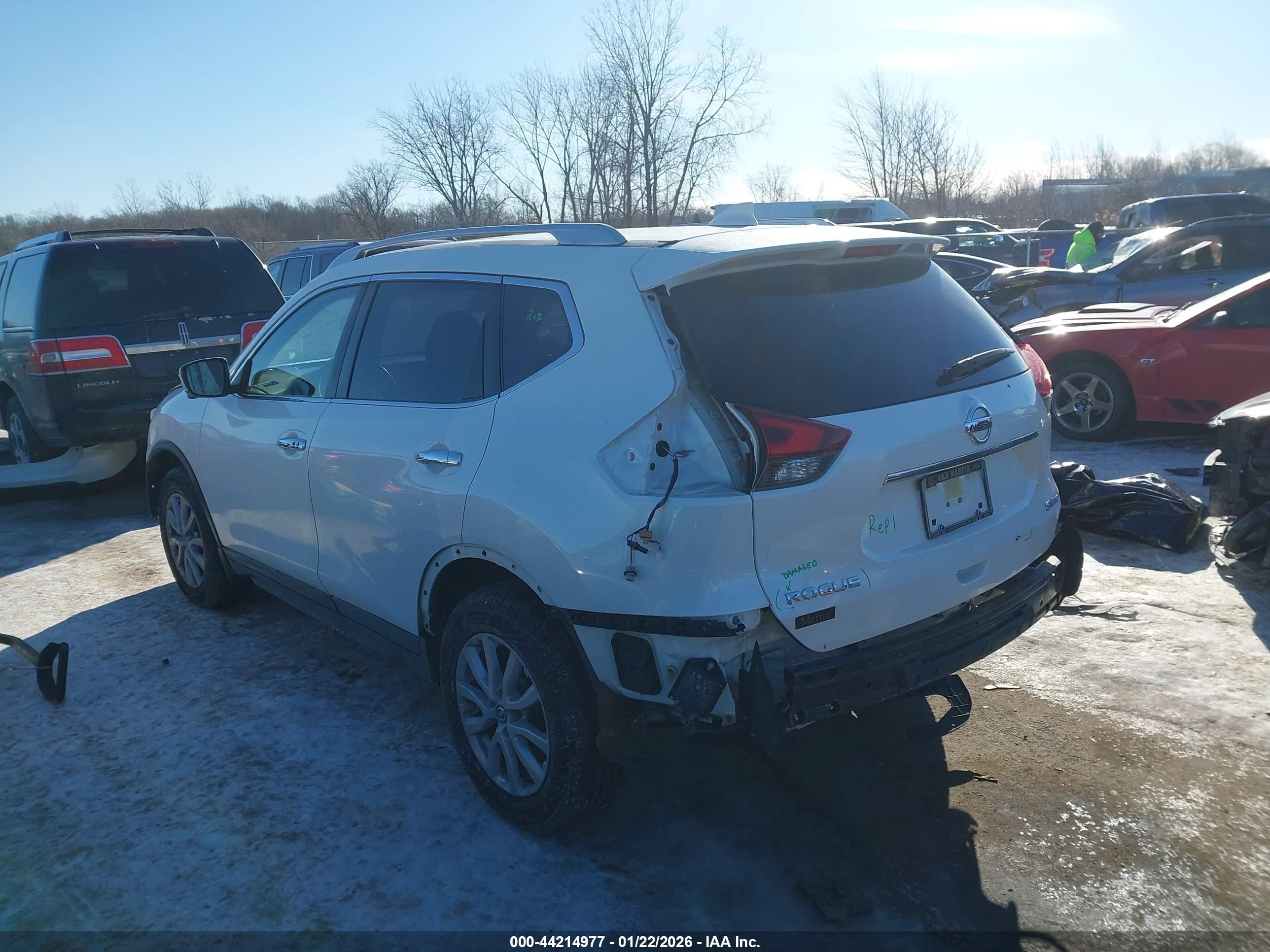 NISSAN ROGUE image 3