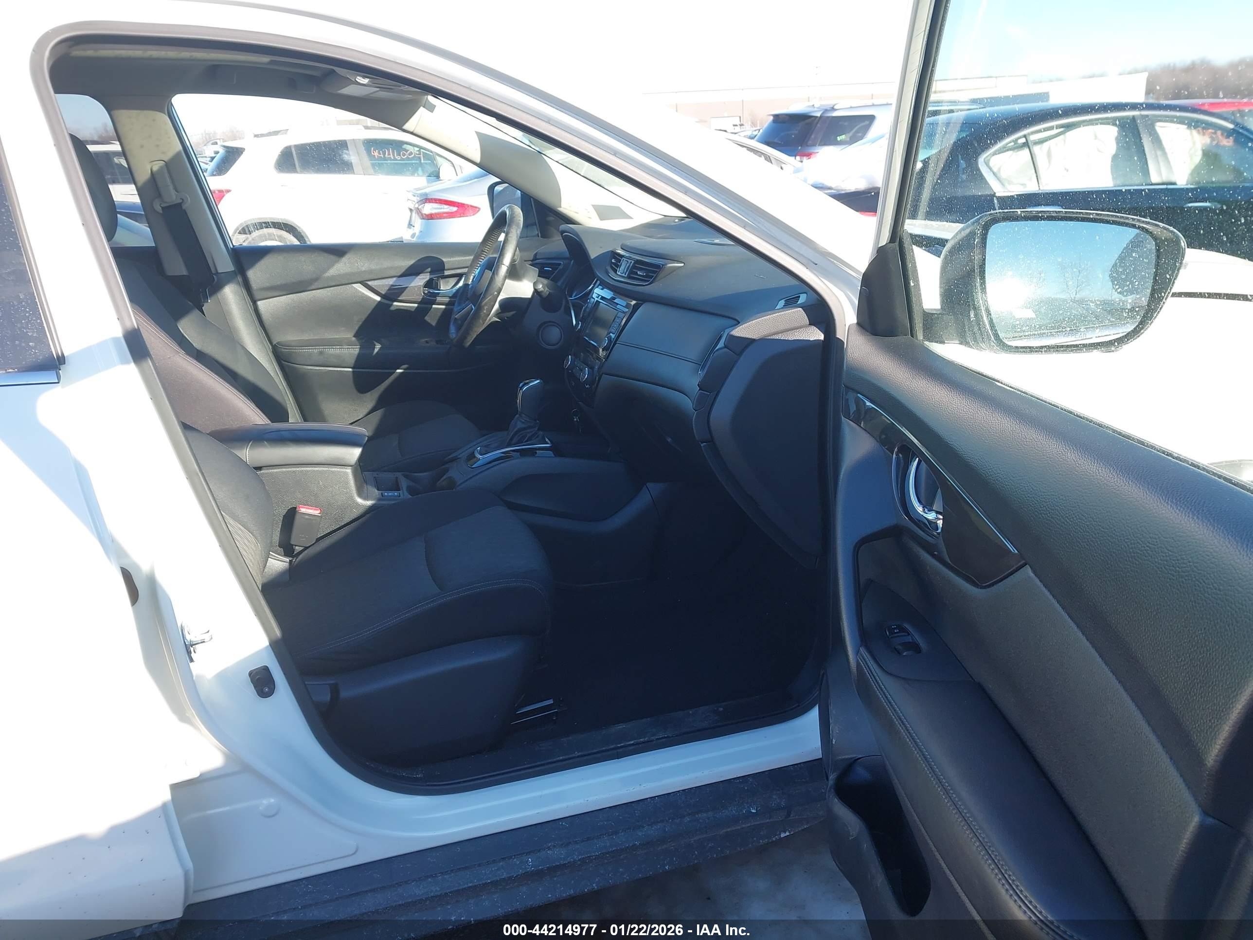 NISSAN ROGUE image 5