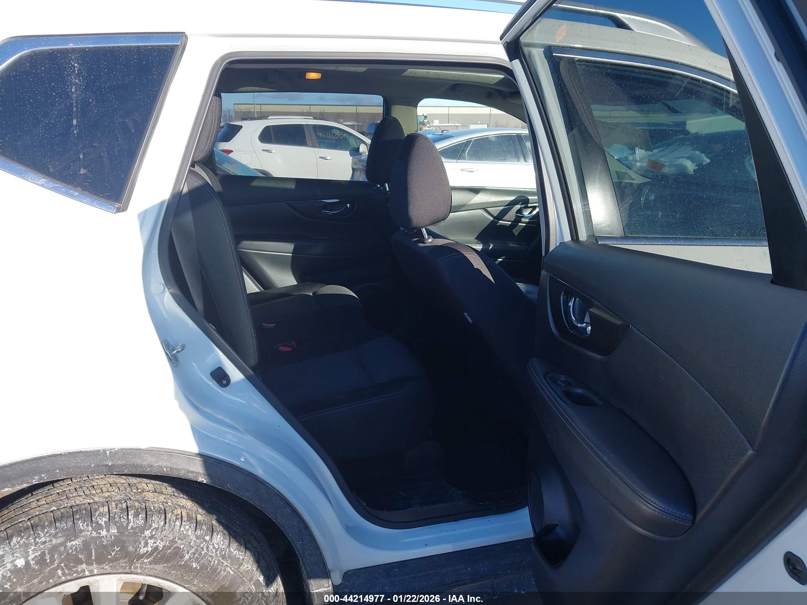 NISSAN ROGUE image 8