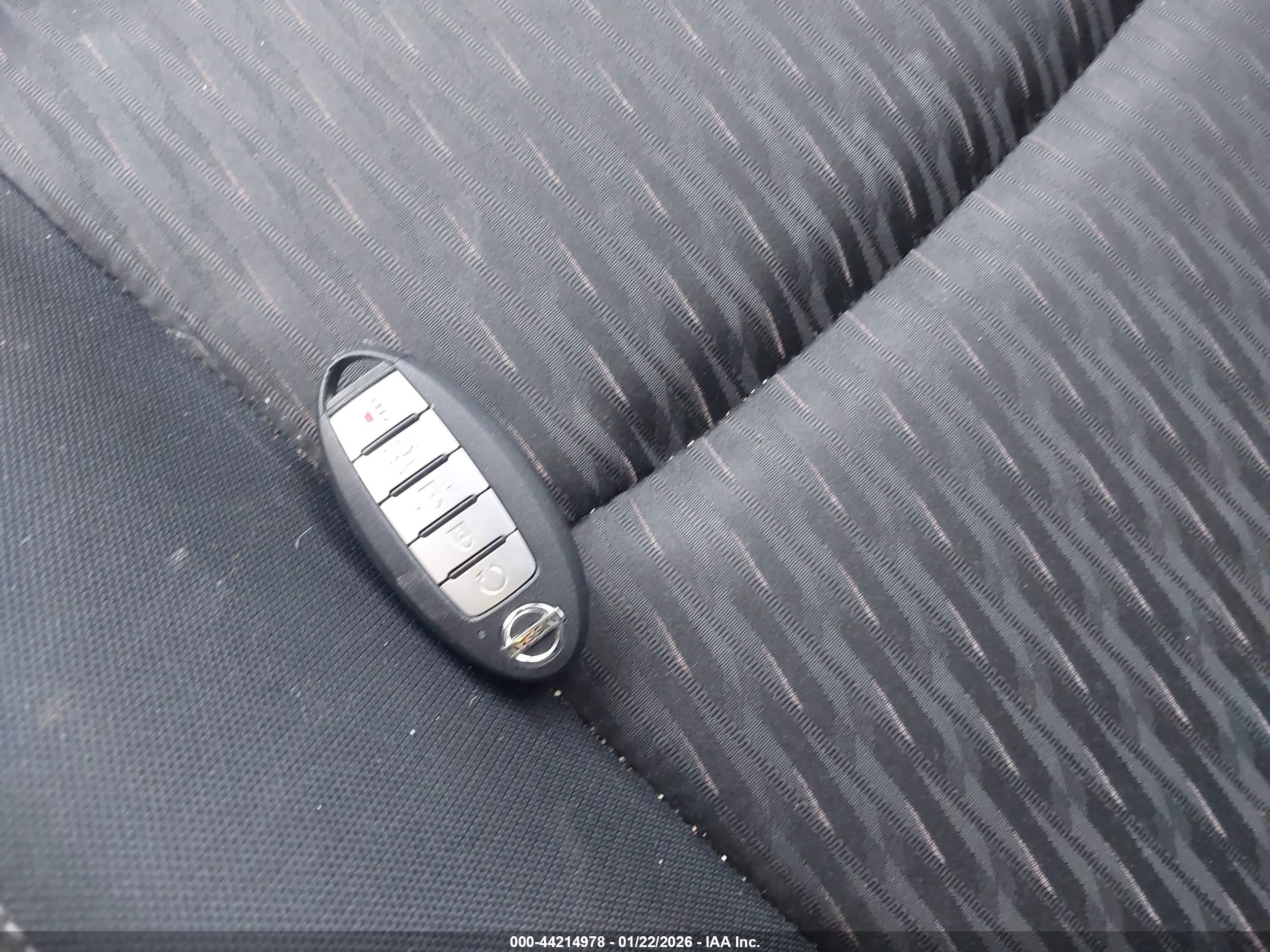 NISSAN ROGUE image 11