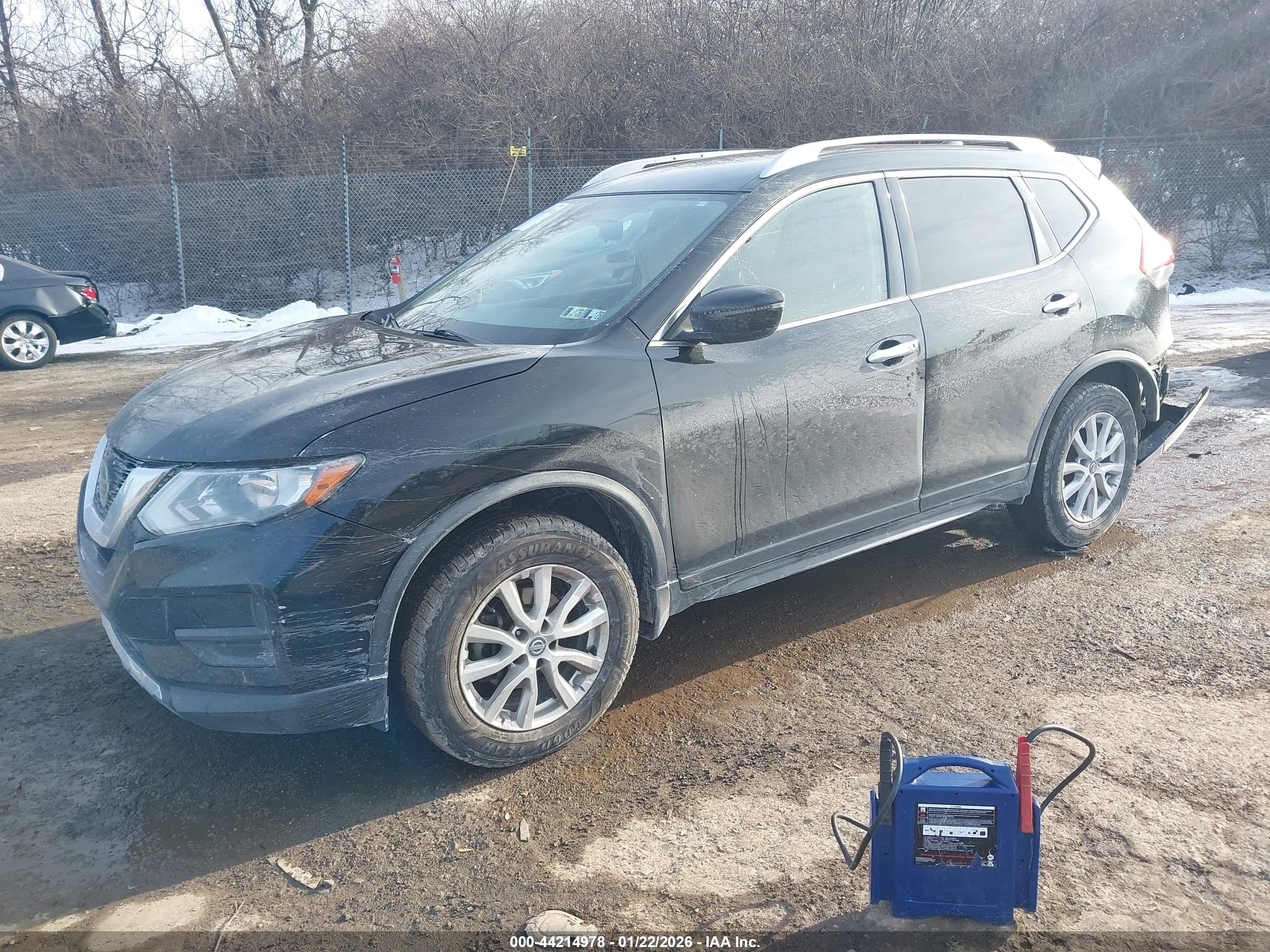 NISSAN ROGUE image 2