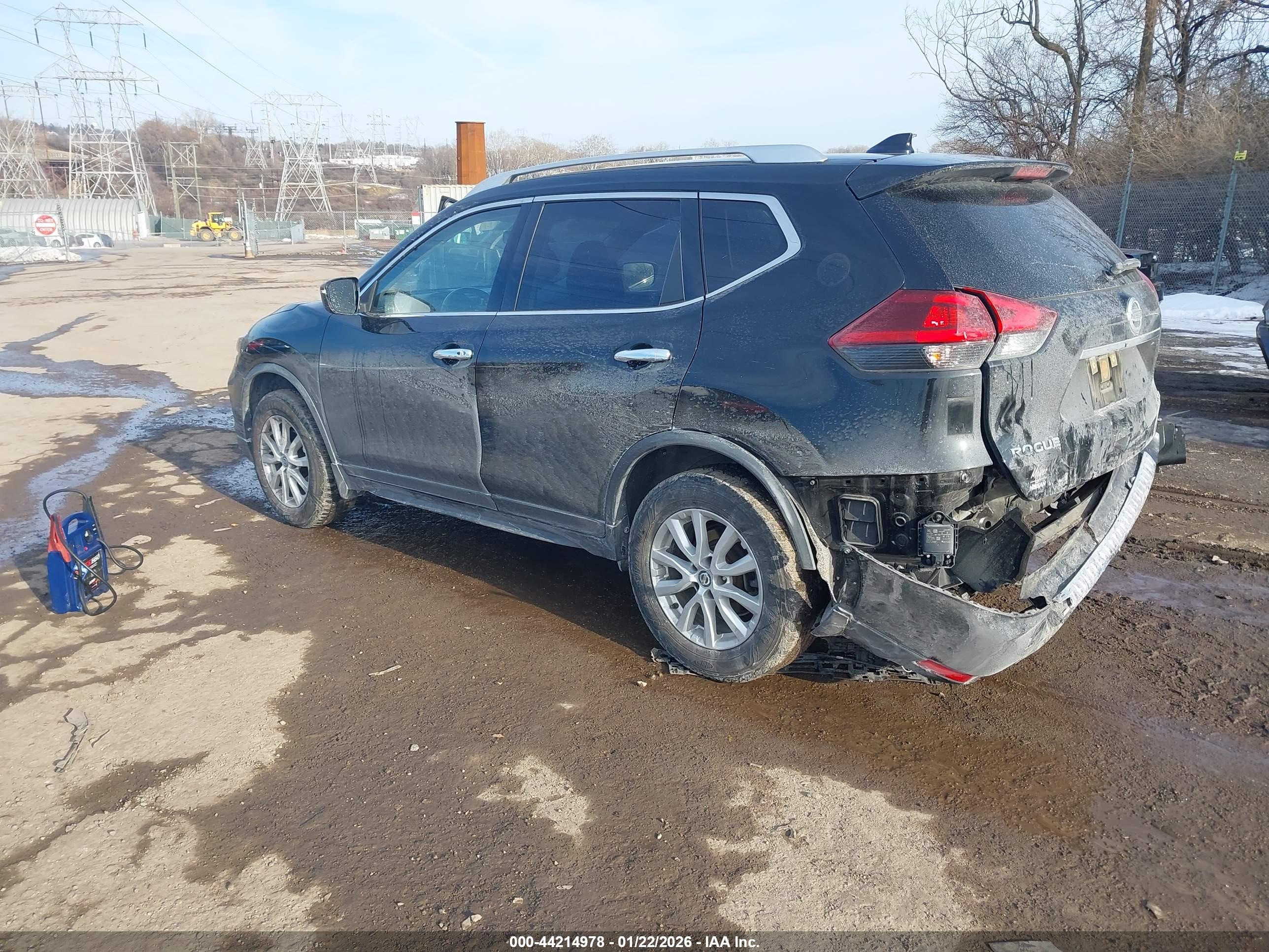 NISSAN ROGUE image 3