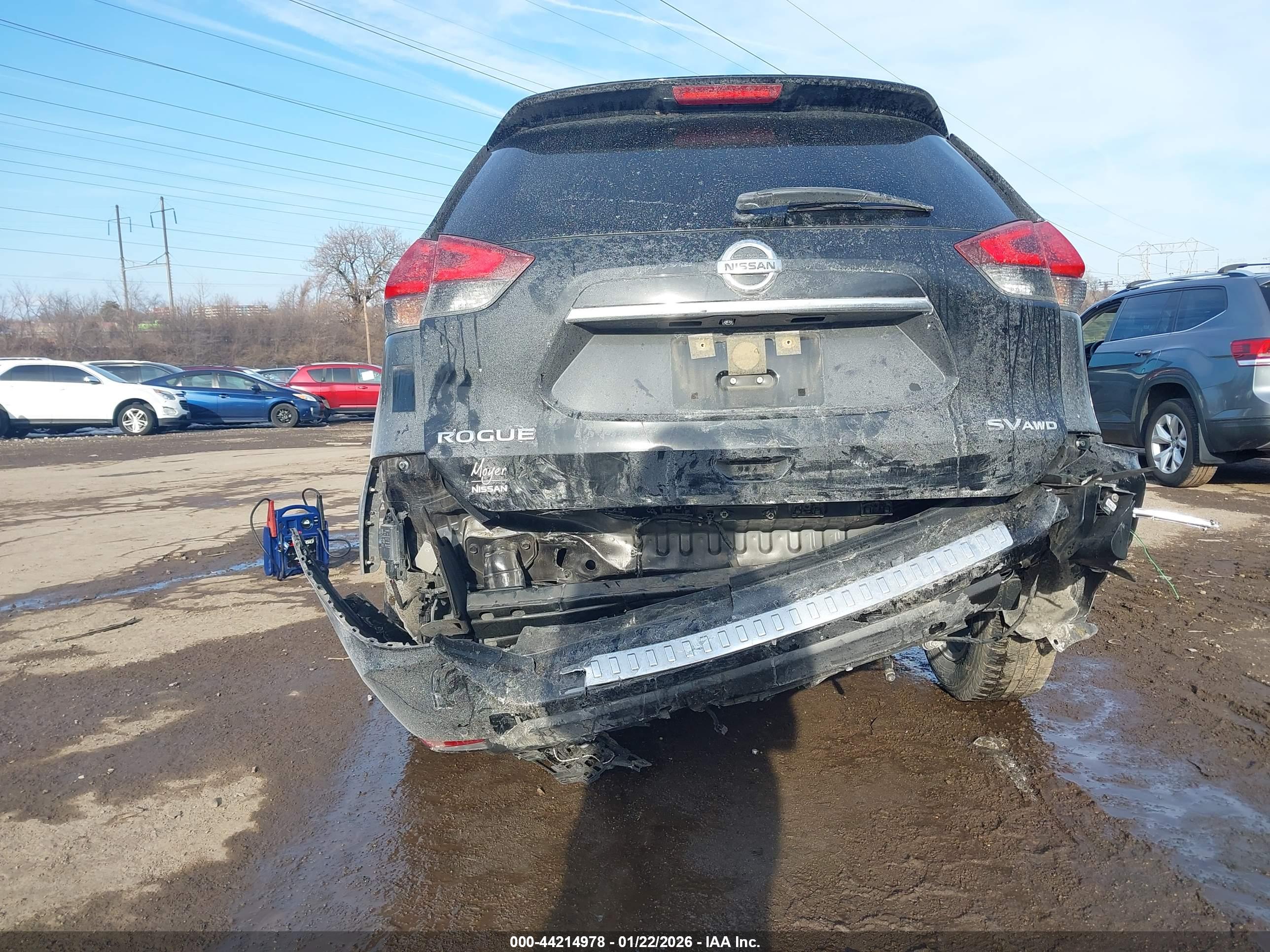 NISSAN ROGUE image 6