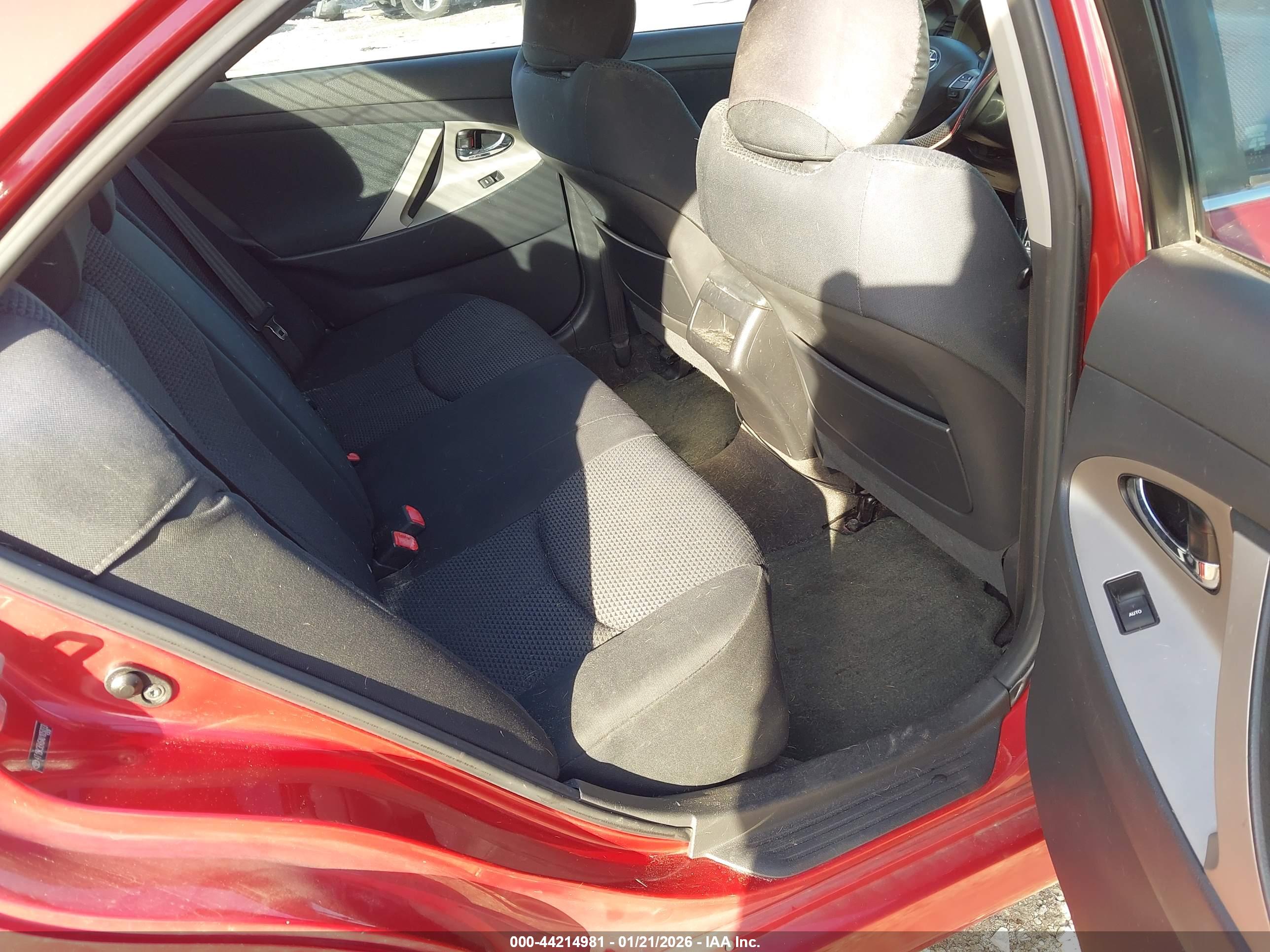 TOYOTA CAMRY image 8