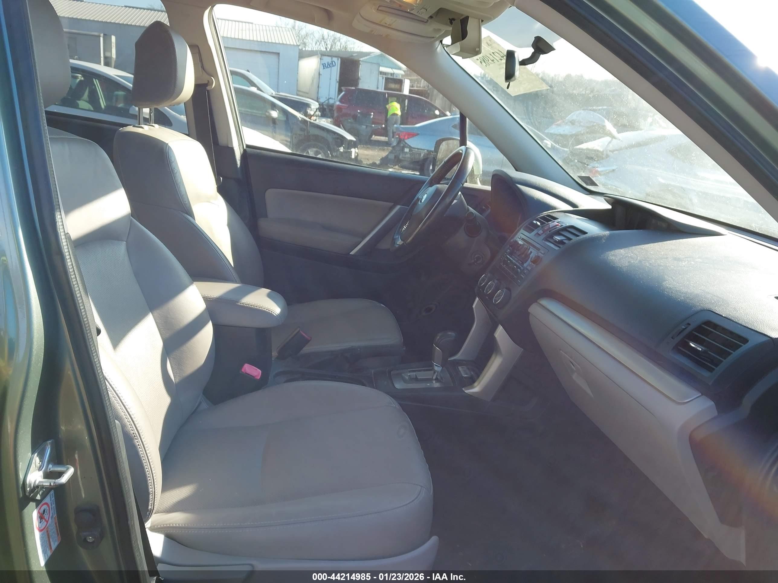 SUBARU FORESTER image 5