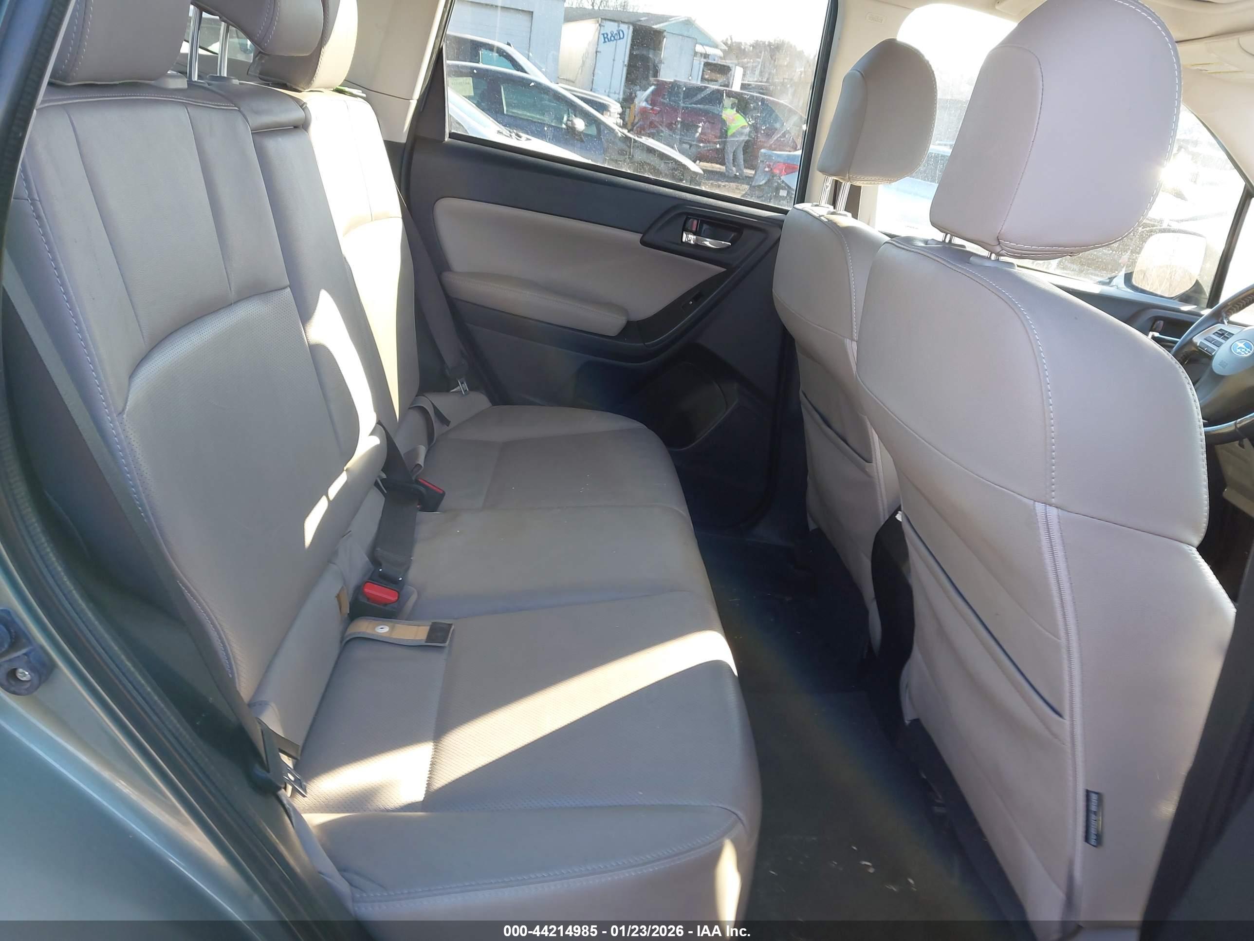 SUBARU FORESTER image 8