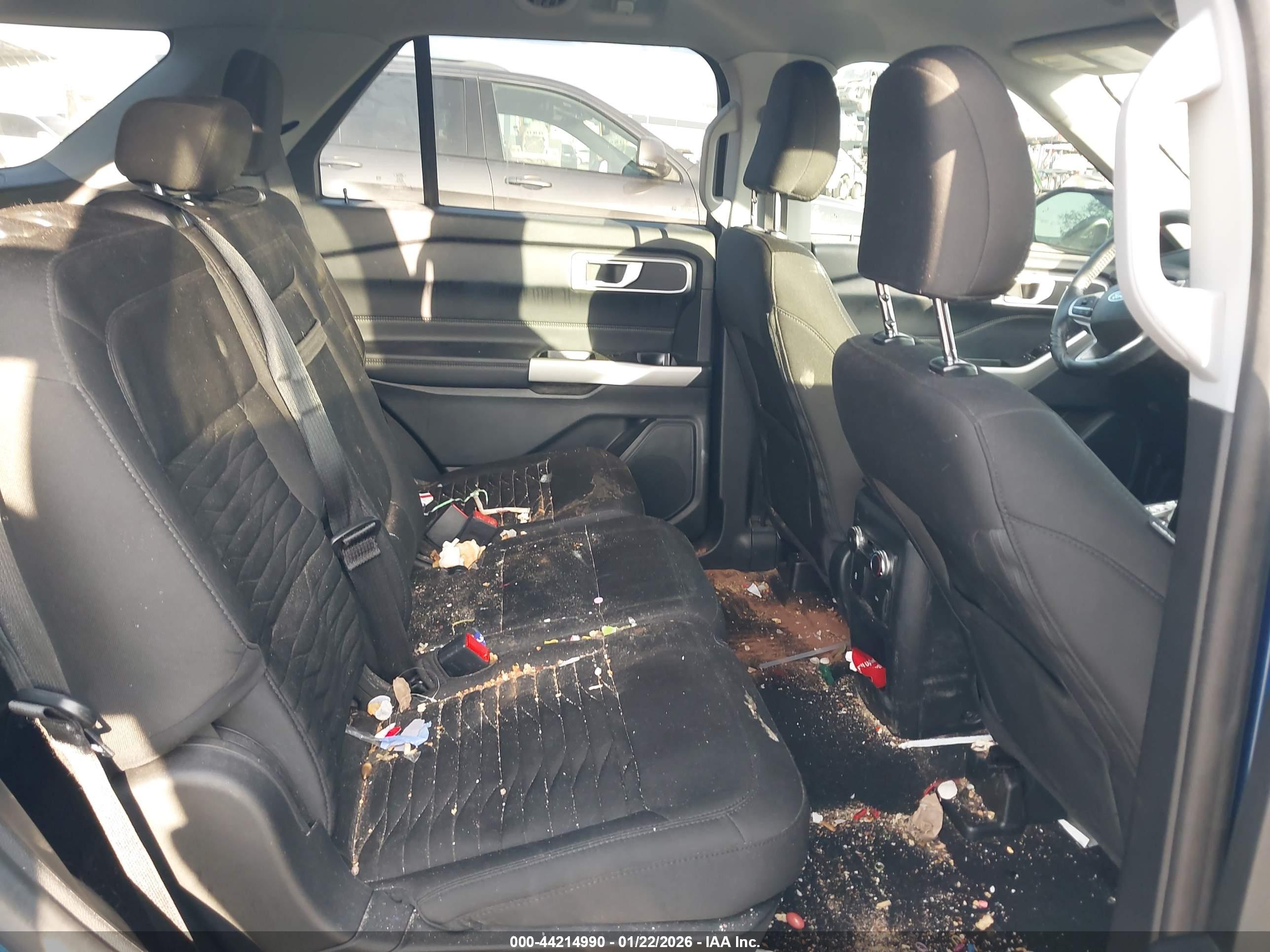 FORD EXPLORER image 8