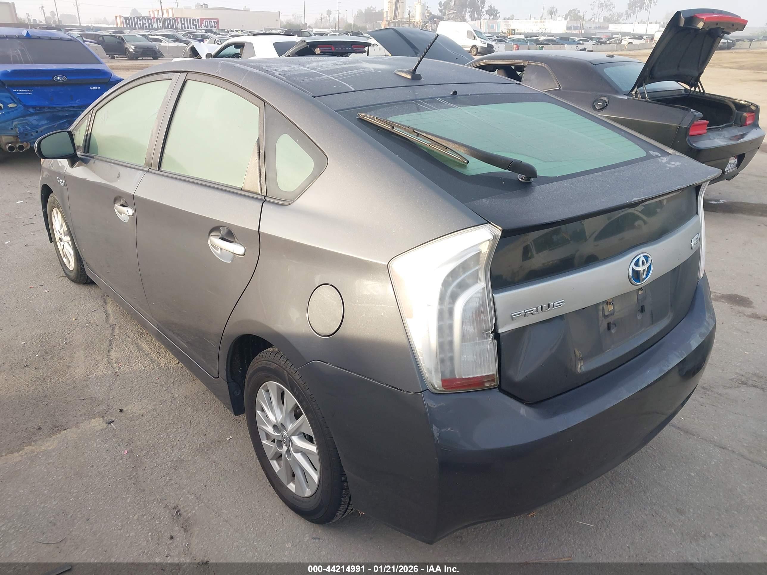 TOYOTA PRIUS image 3