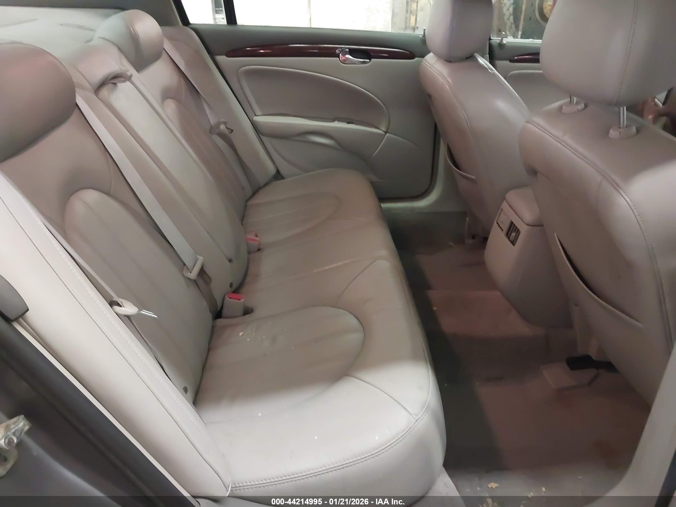 BUICK LUCERNE image 8