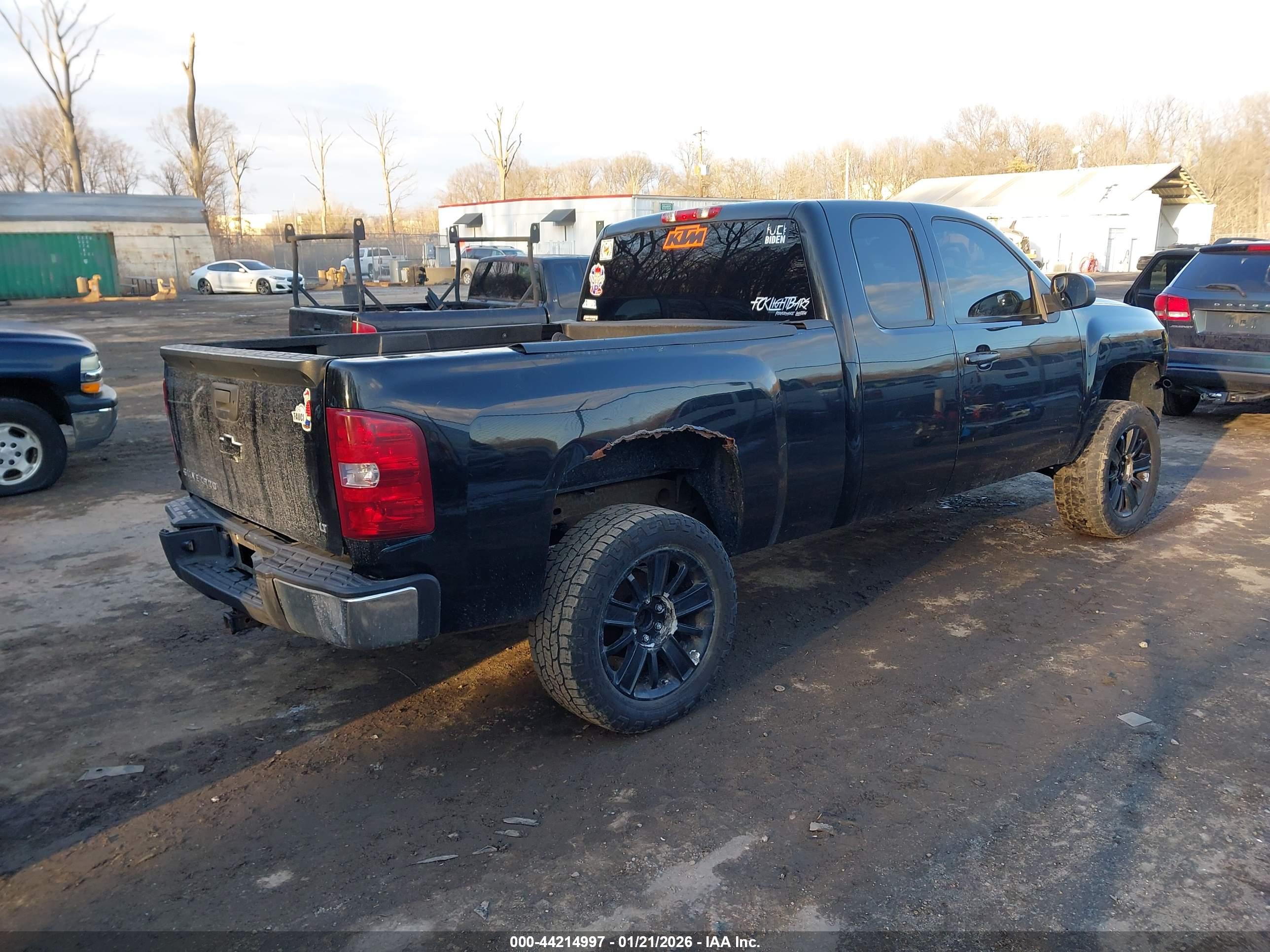 CHEVROLET SILVERADO image 4