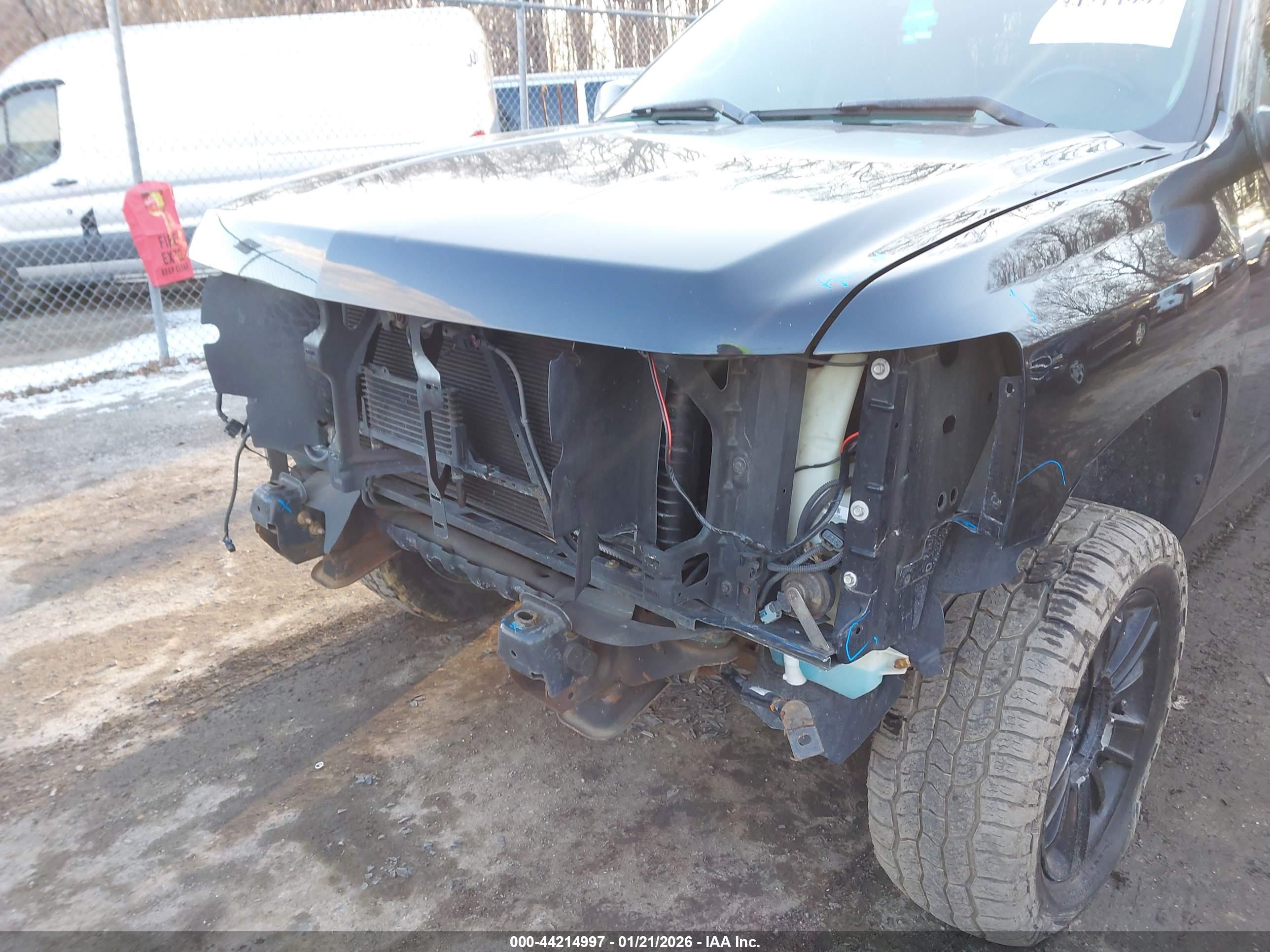 CHEVROLET SILVERADO image 6