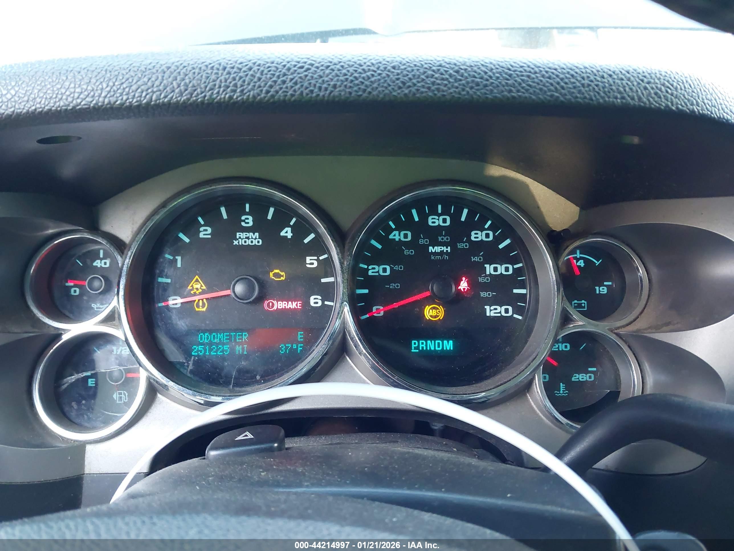 CHEVROLET SILVERADO image 7