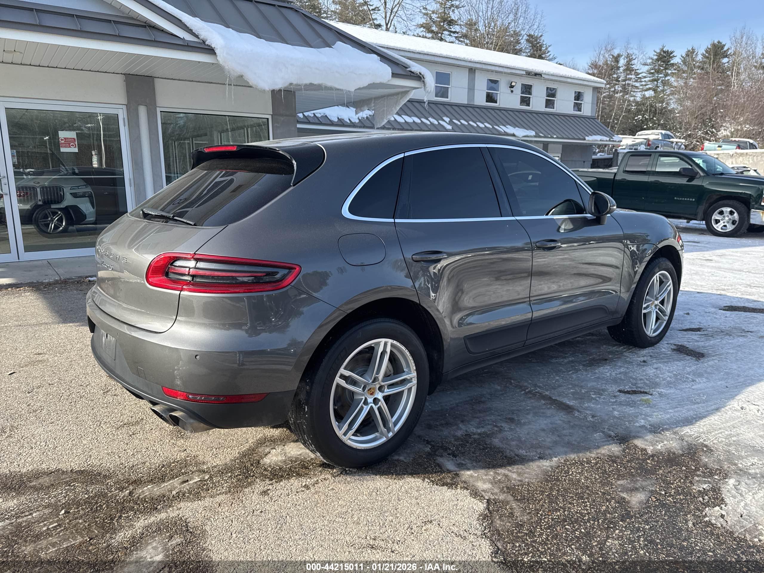 PORSCHE MACAN image 4