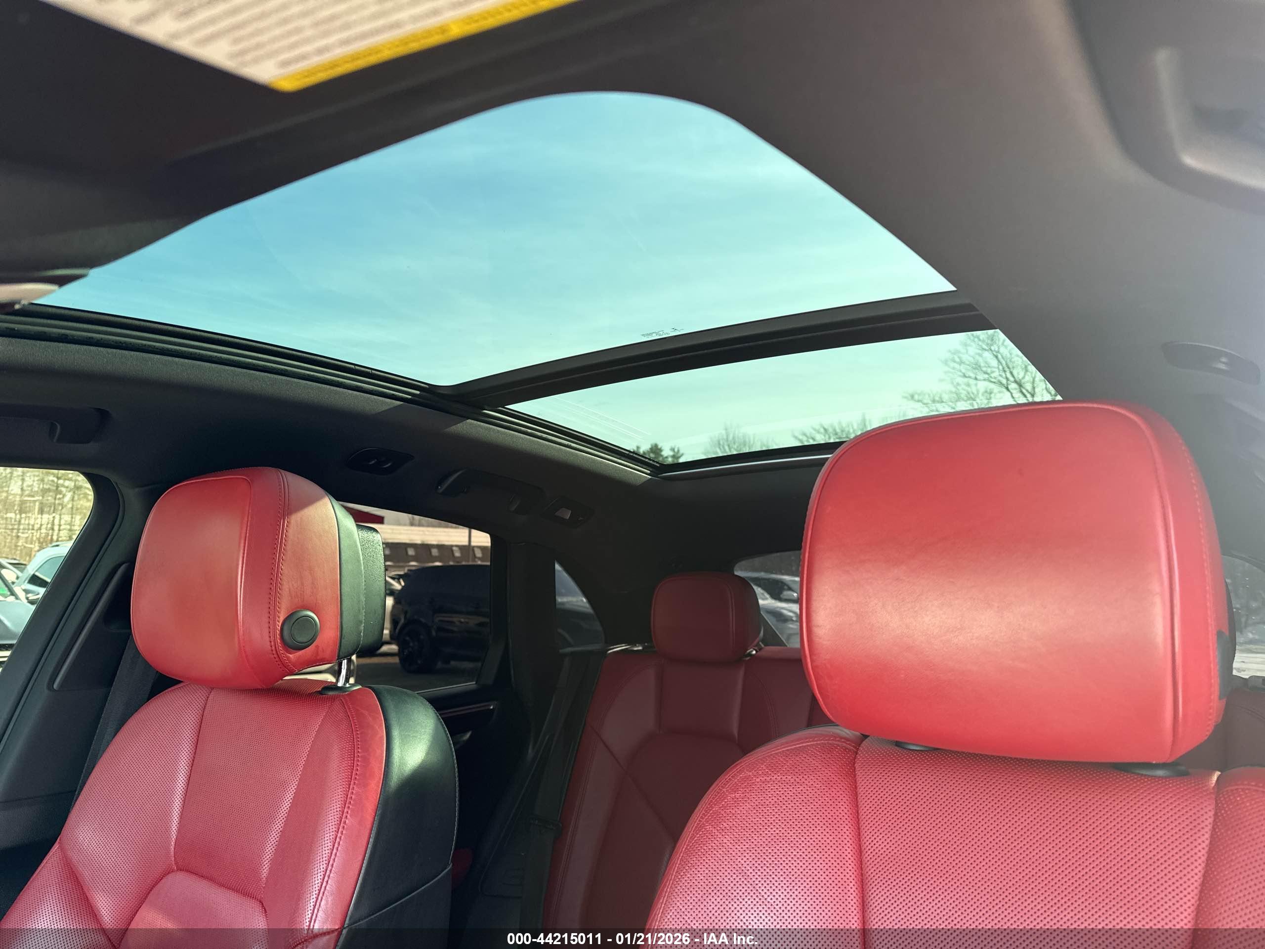 PORSCHE MACAN image 6