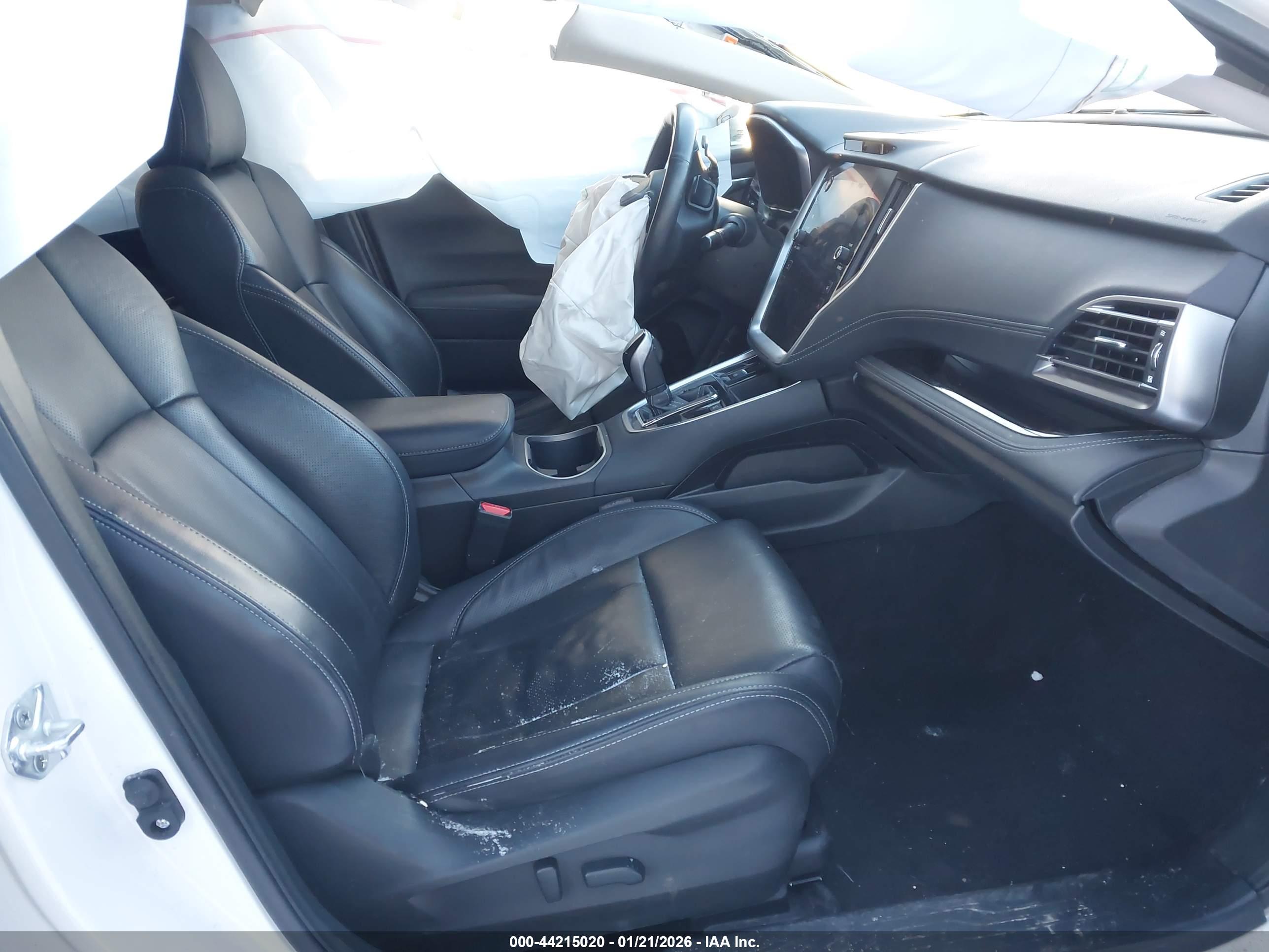 SUBARU OUTBACK image 5