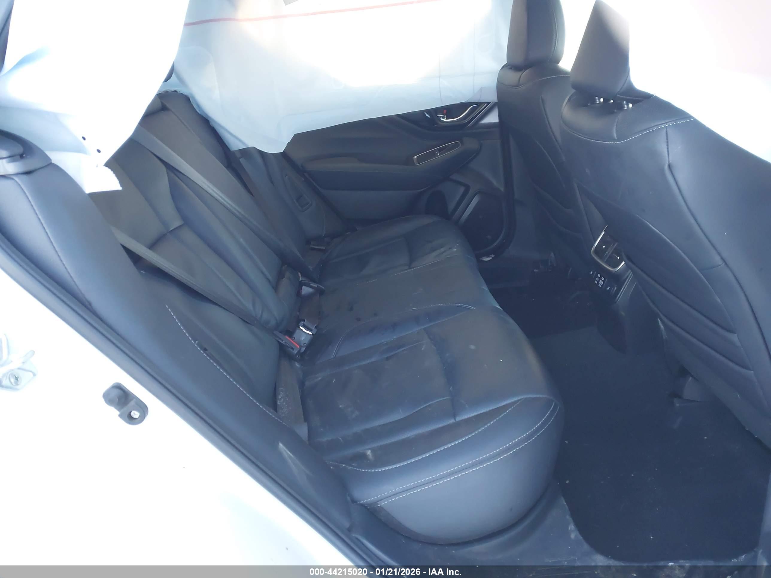 SUBARU OUTBACK image 8