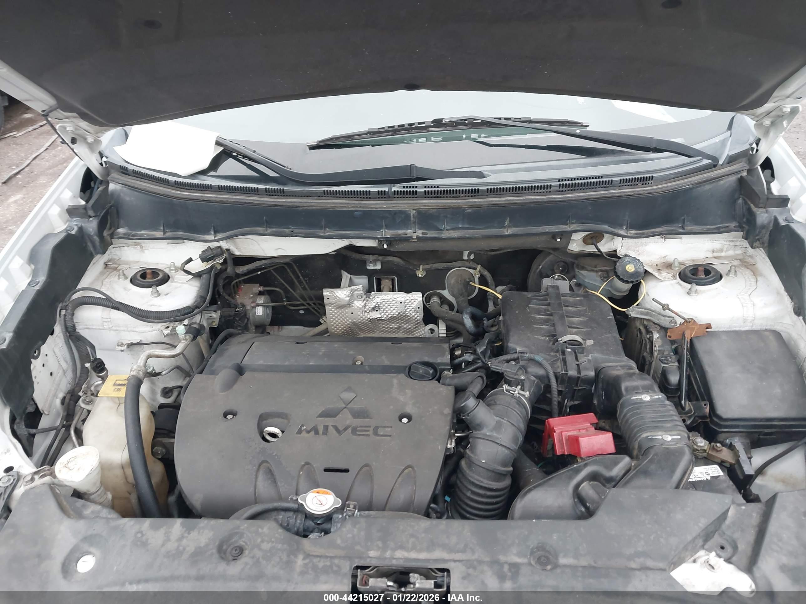 MITSUBISHI OUTLANDER image 10