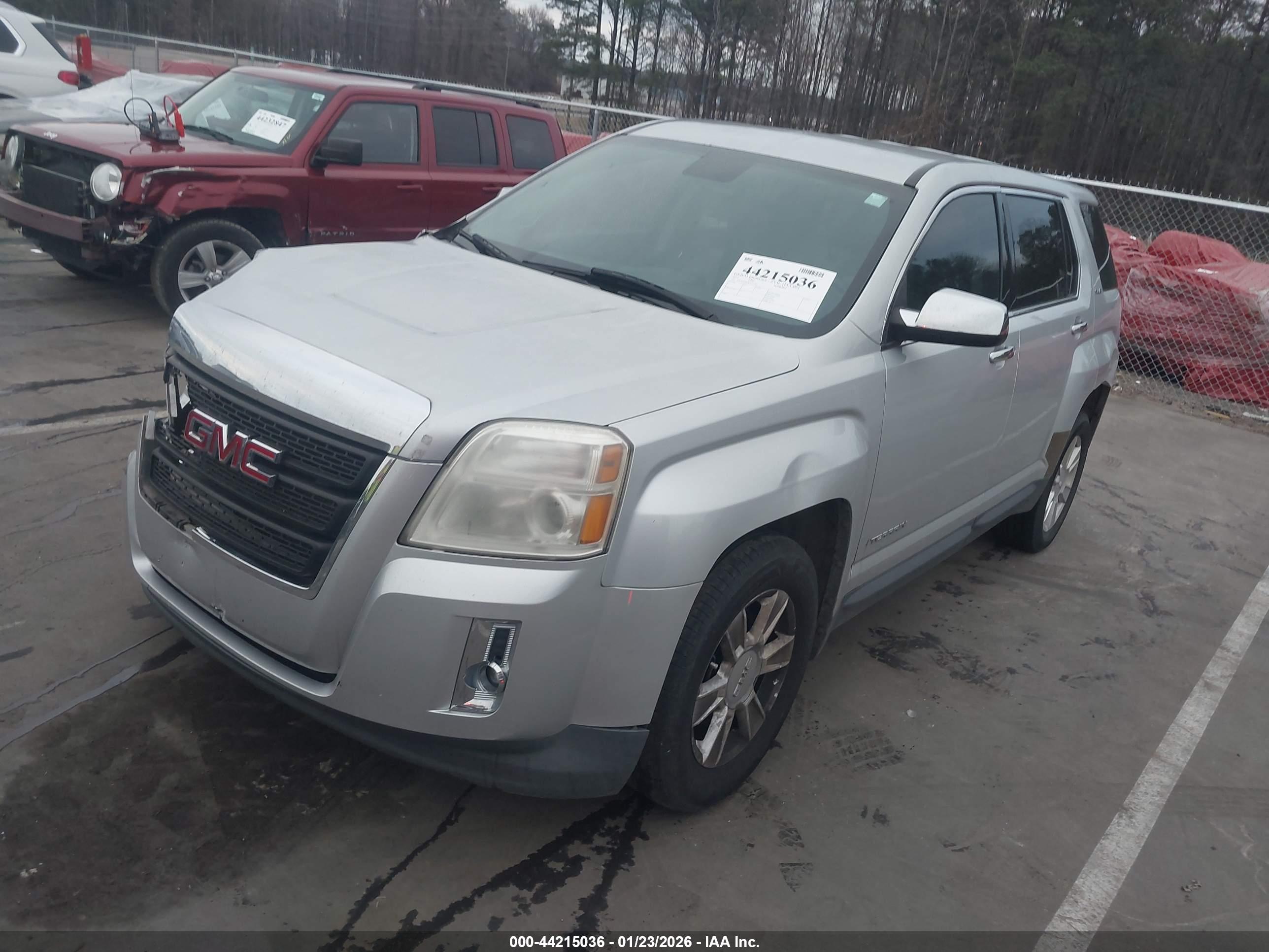 GMC TERRAIN image 2