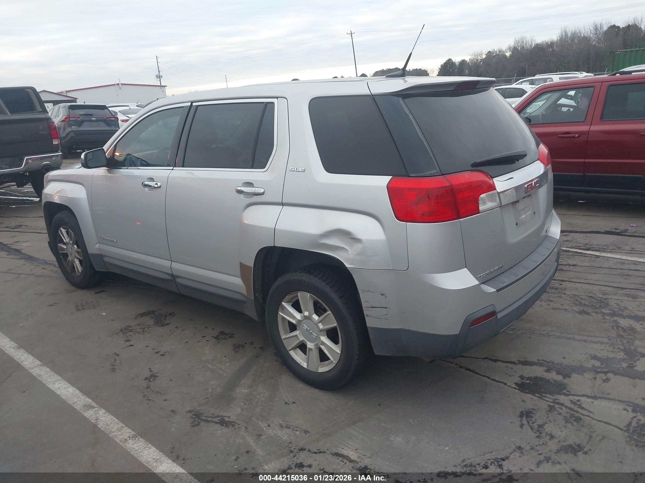GMC TERRAIN image 3