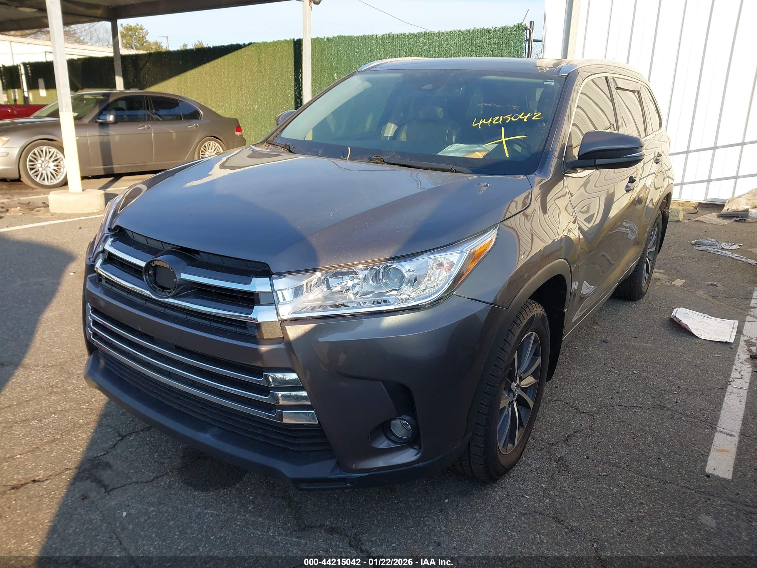 TOYOTA HIGHLANDER image 2