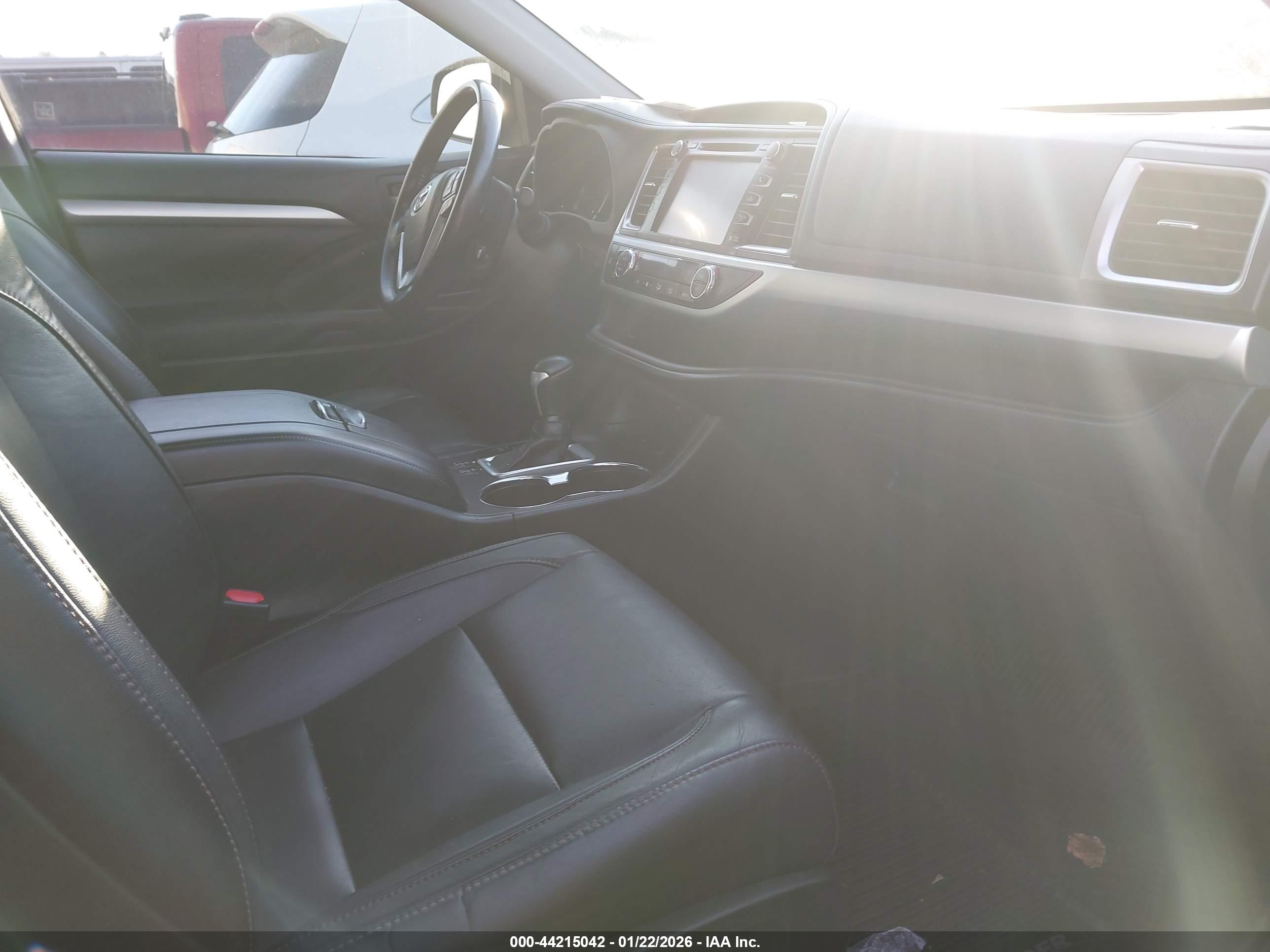 TOYOTA HIGHLANDER image 5