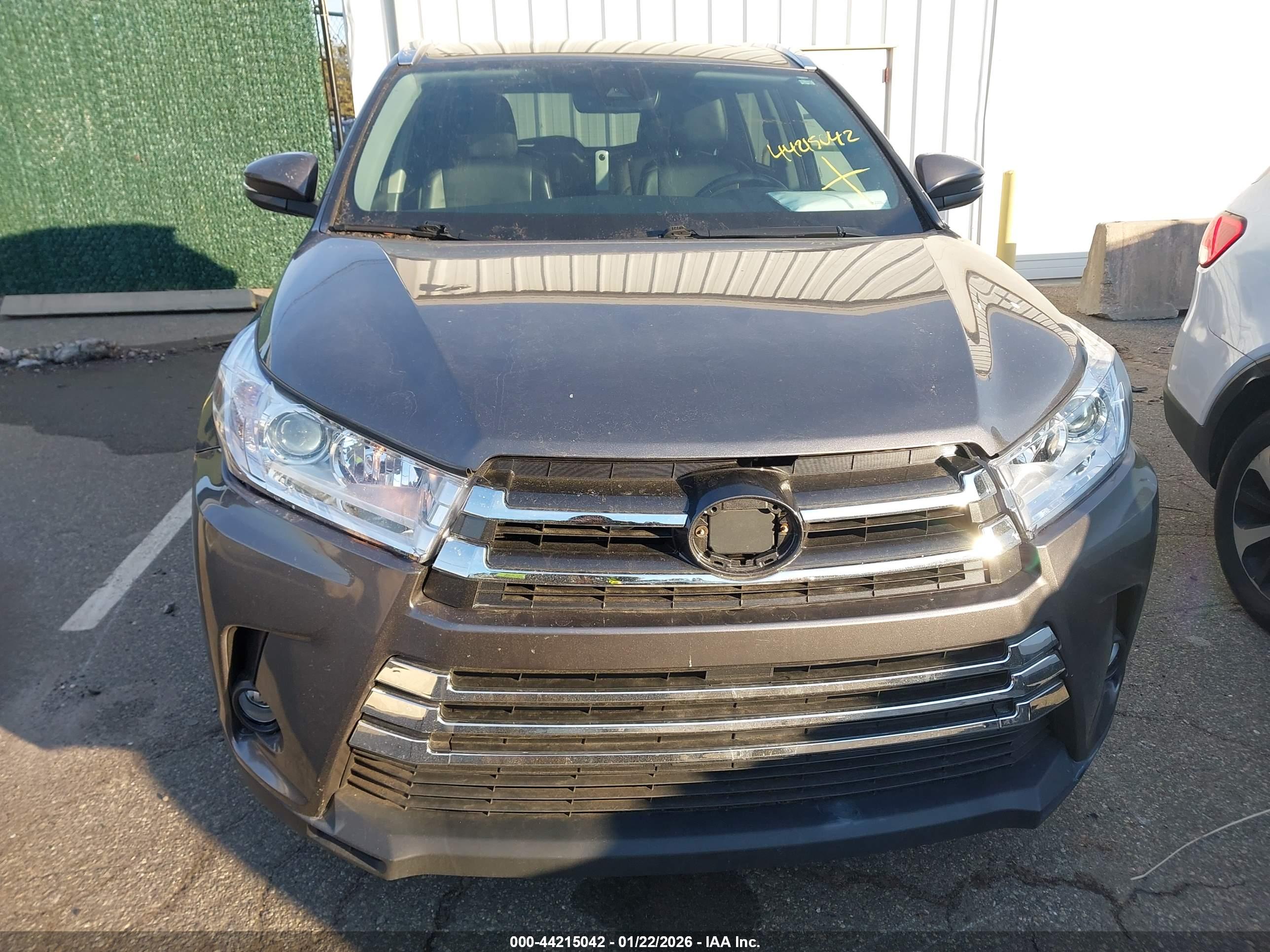TOYOTA HIGHLANDER image 6
