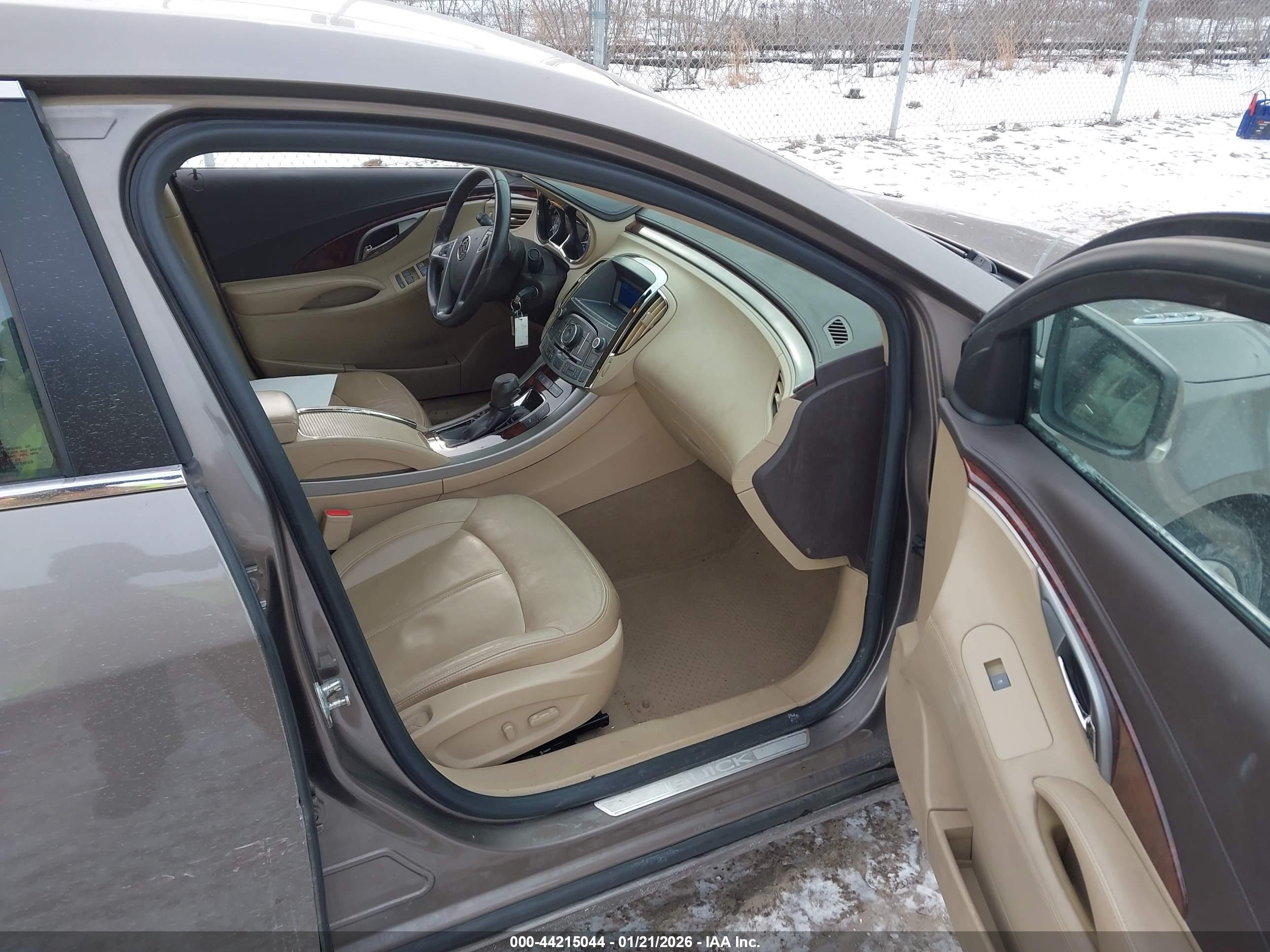 BUICK LACROSSE image 5