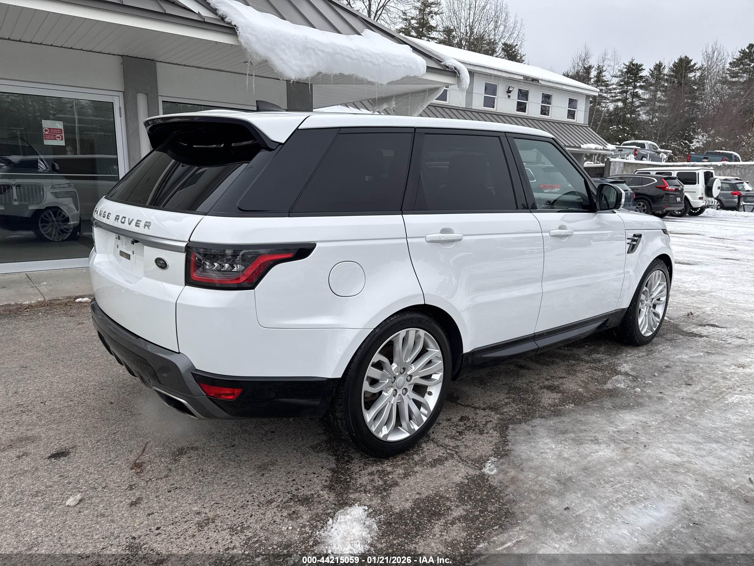 LAND ROVER image 4
