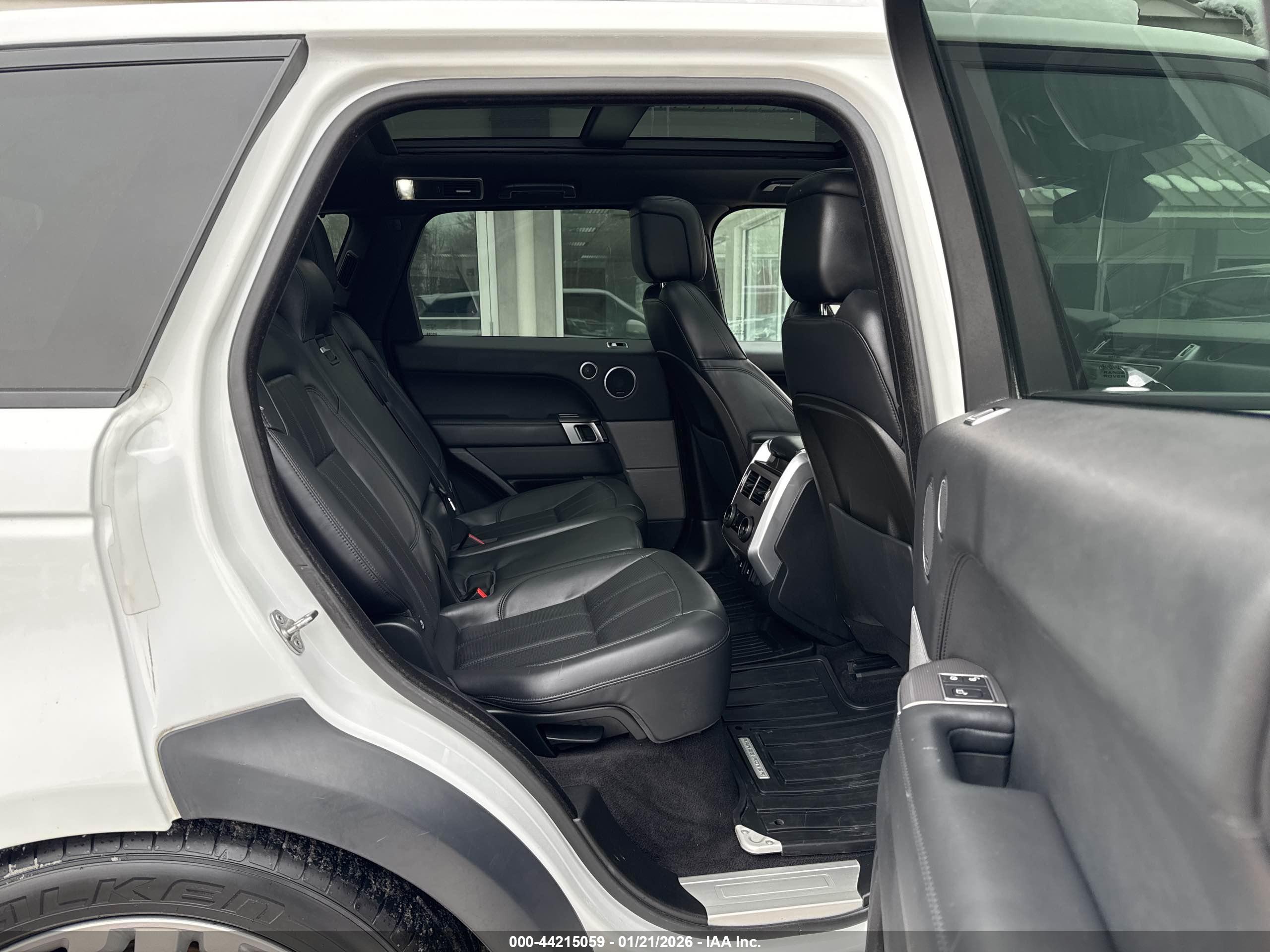 LAND ROVER image 8