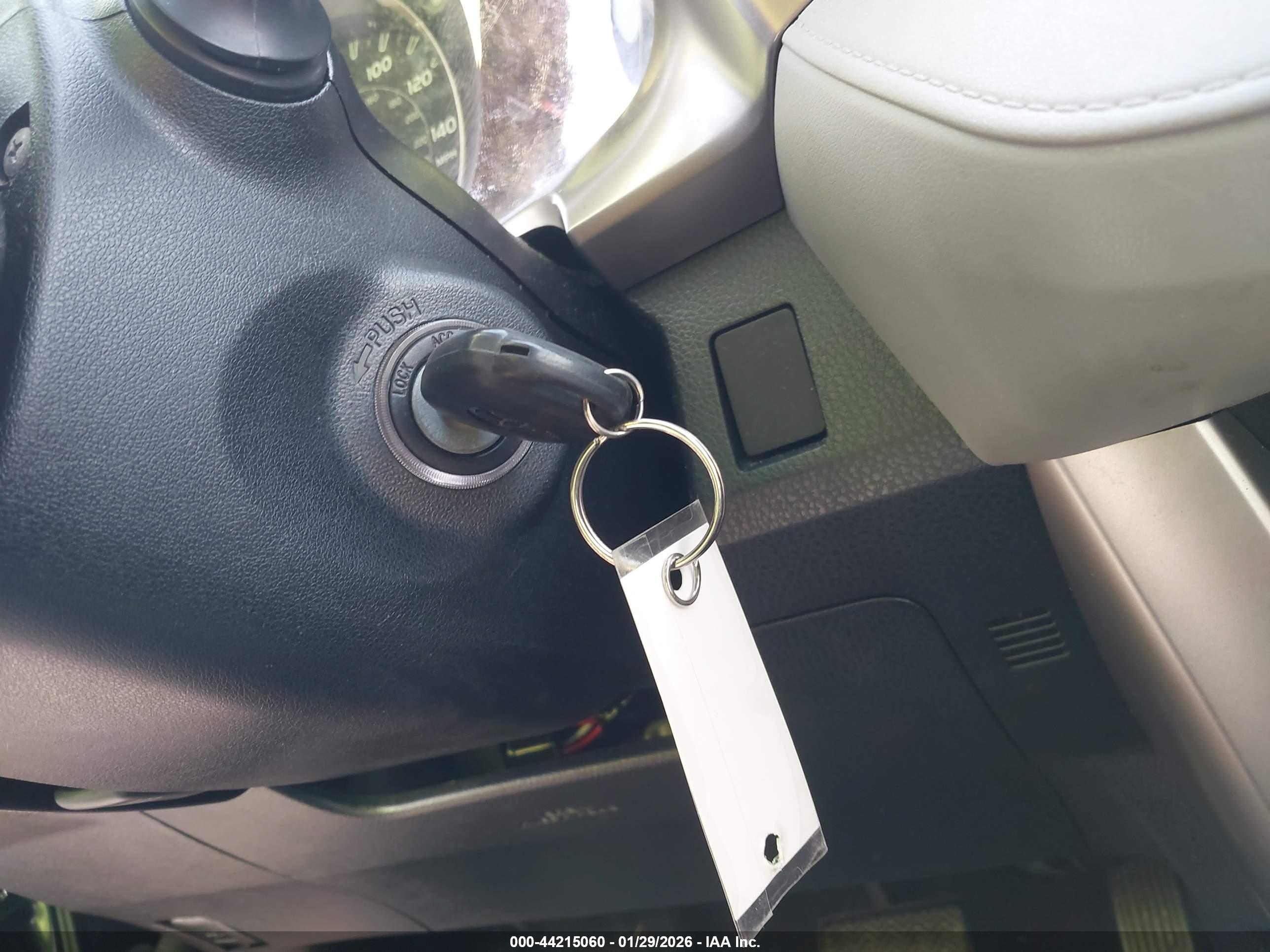 TOYOTA RAV4 image 11