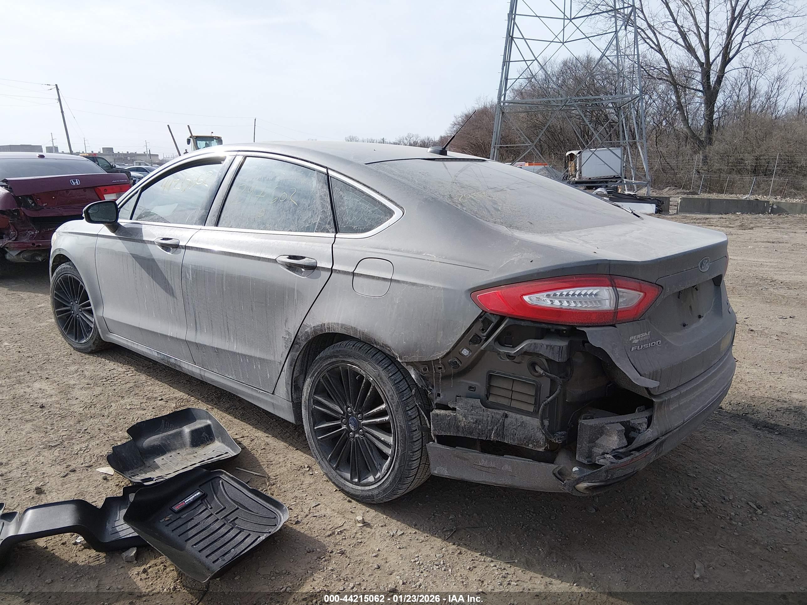 FORD FUSION image 3
