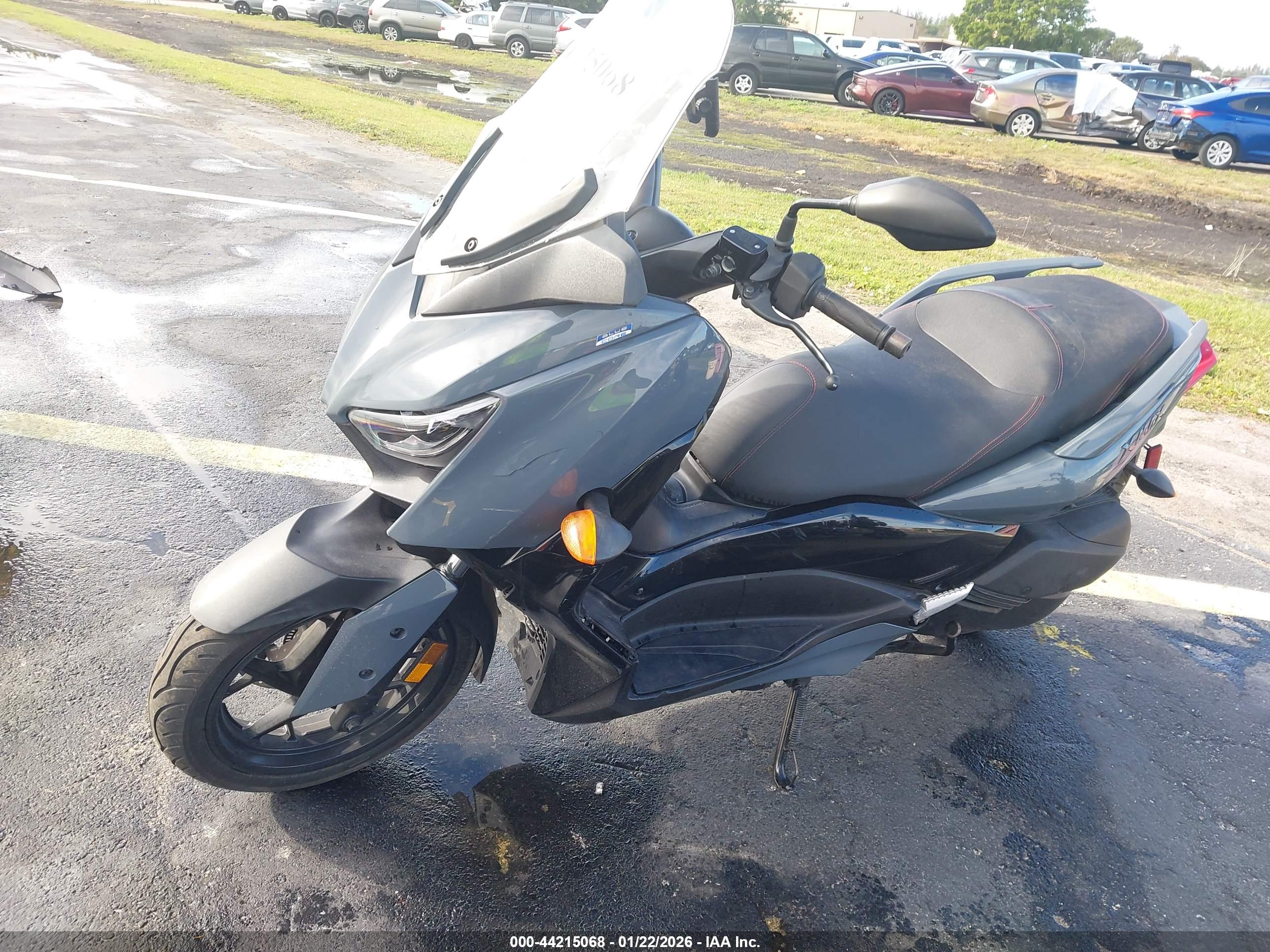 YAMAHA CZD300 image 2