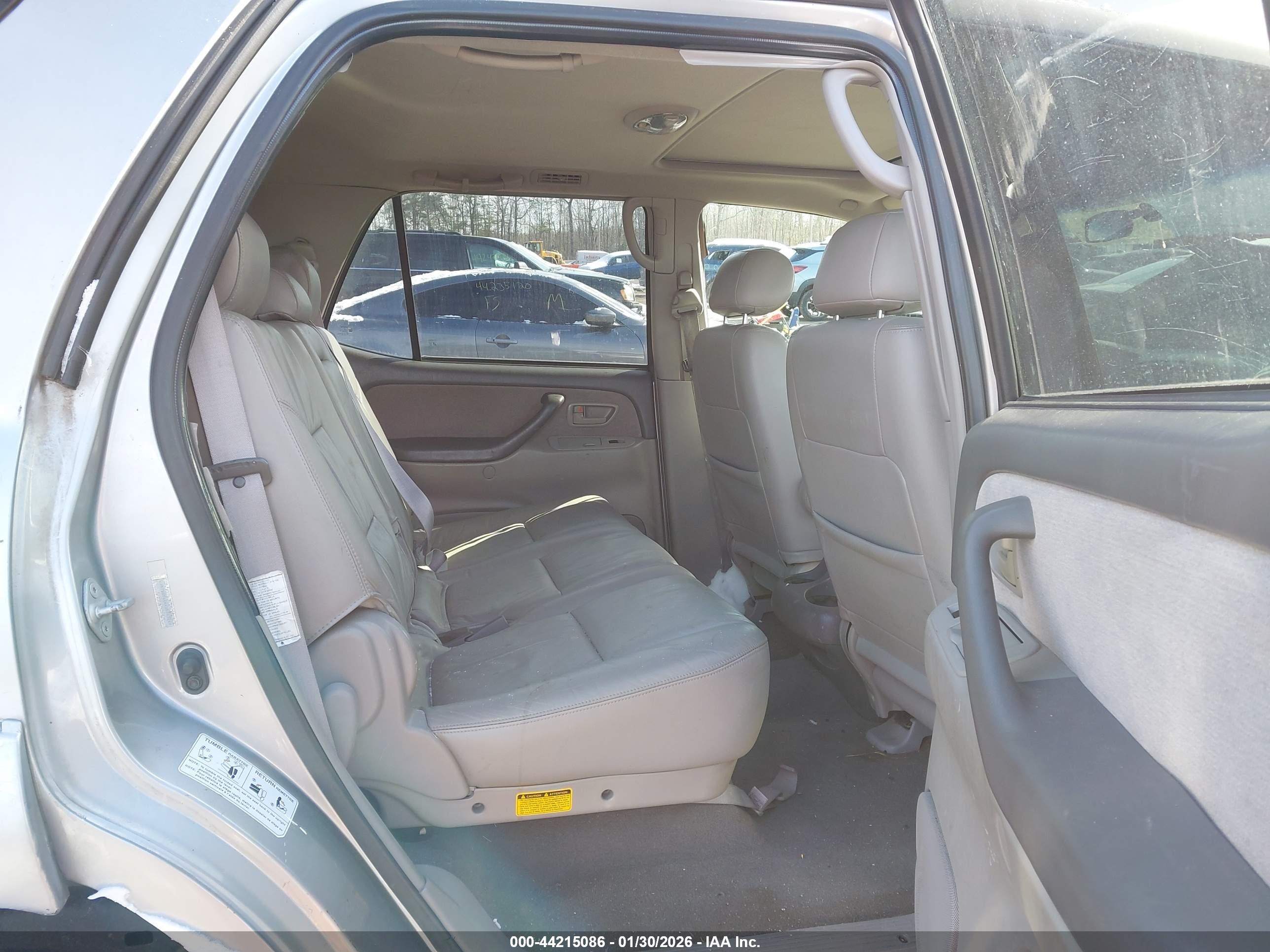 TOYOTA SEQUOIA image 8