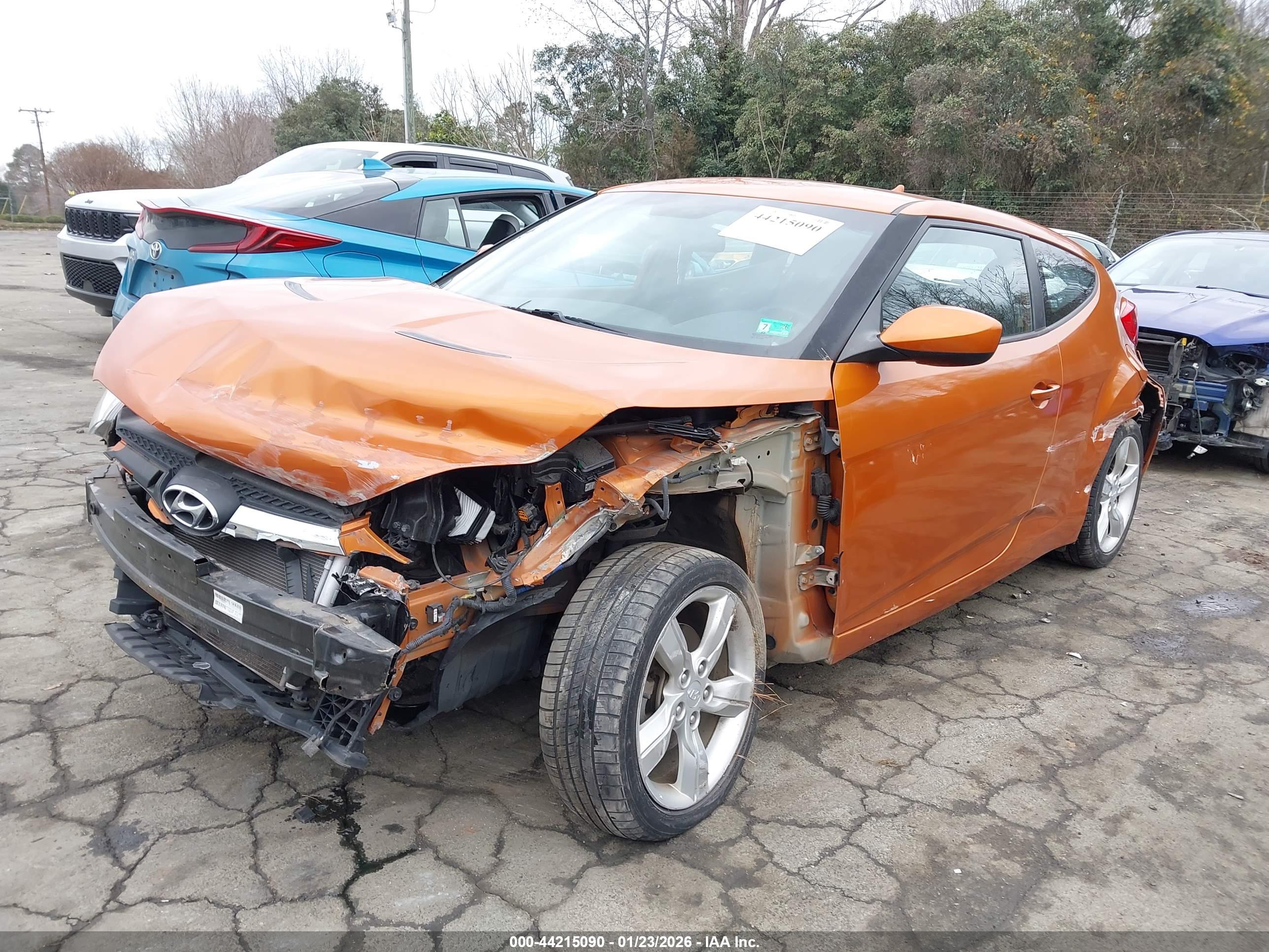 HYUNDAI VELOSTER image 2