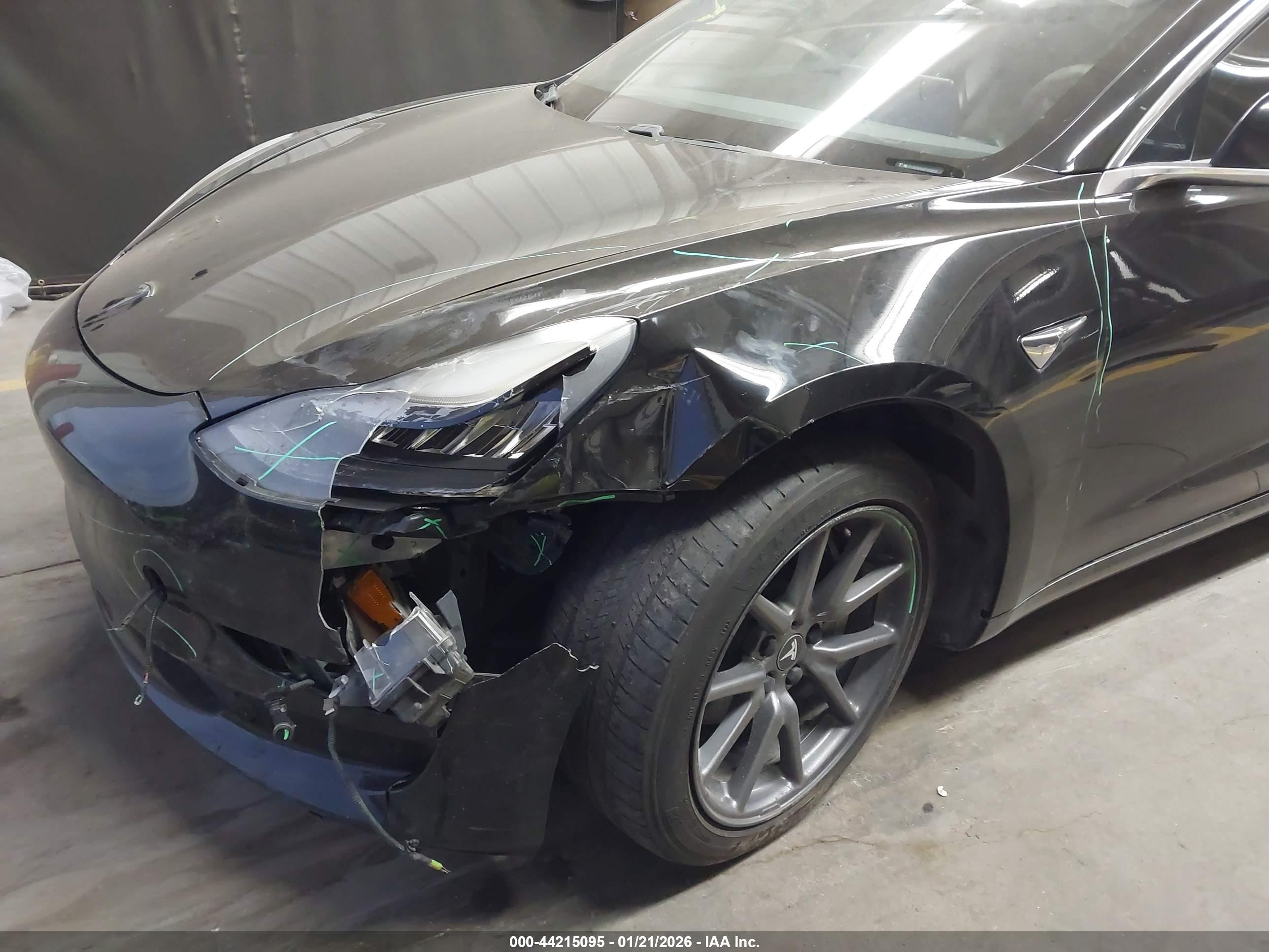 TESLA MODEL image 6