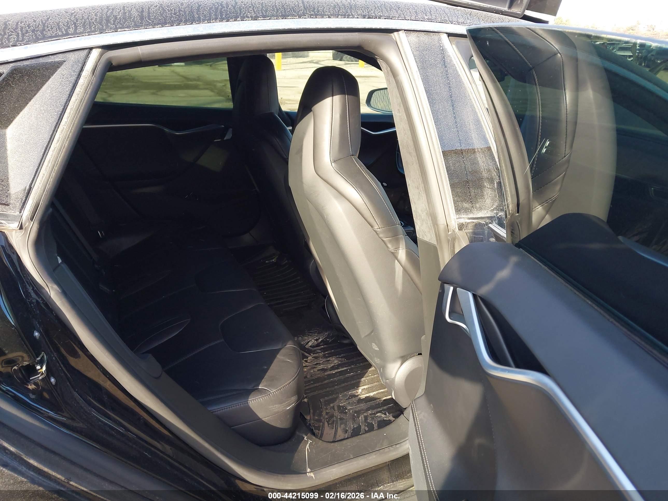 TESLA MODEL image 8