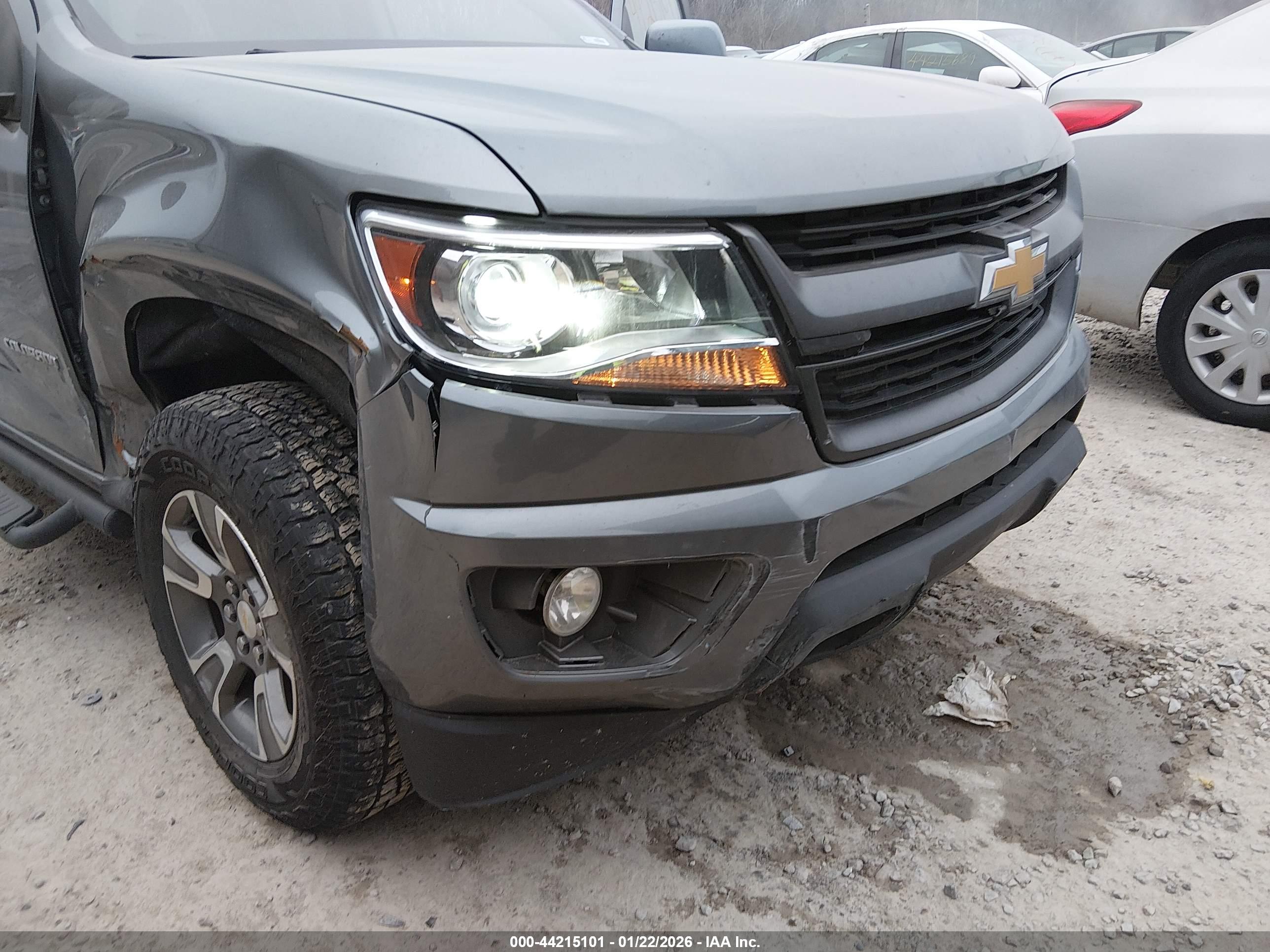 CHEVROLET COLORADO image 6