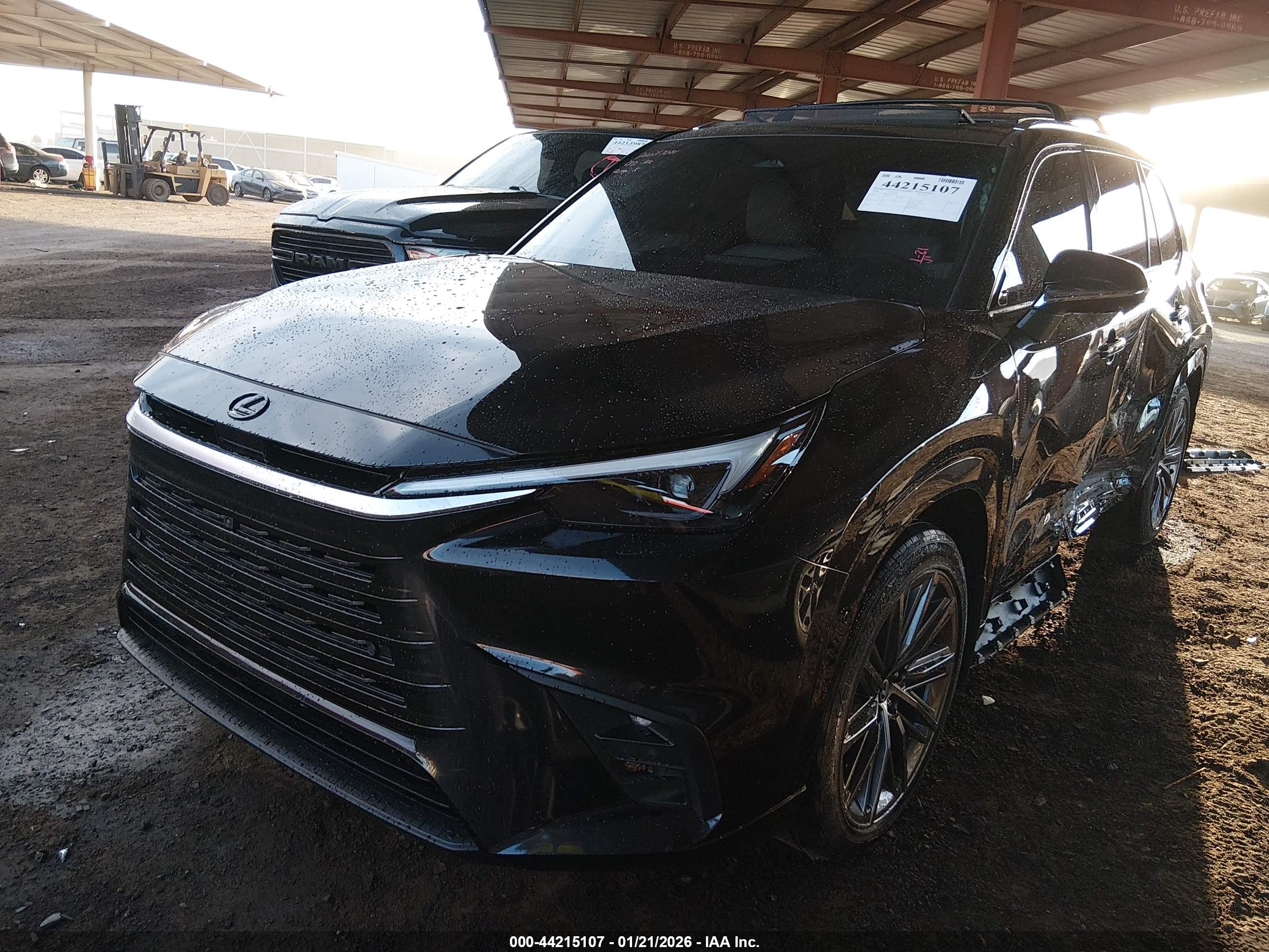 LEXUS TX image 2