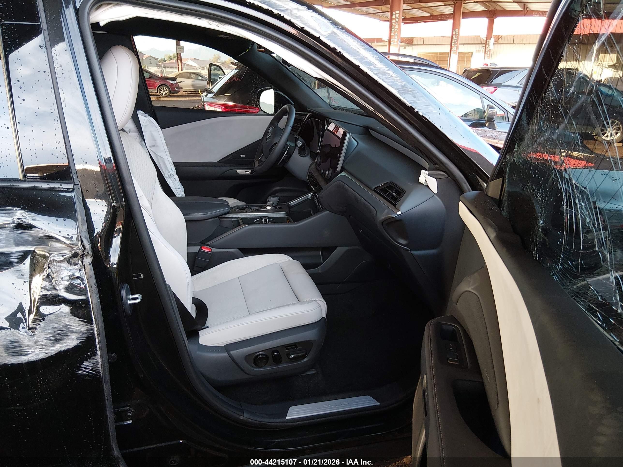 LEXUS TX image 5