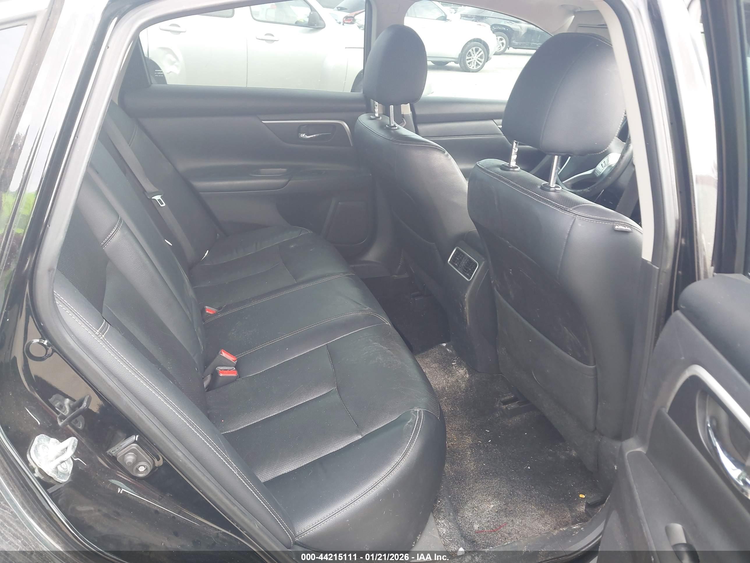 NISSAN ALTIMA image 8