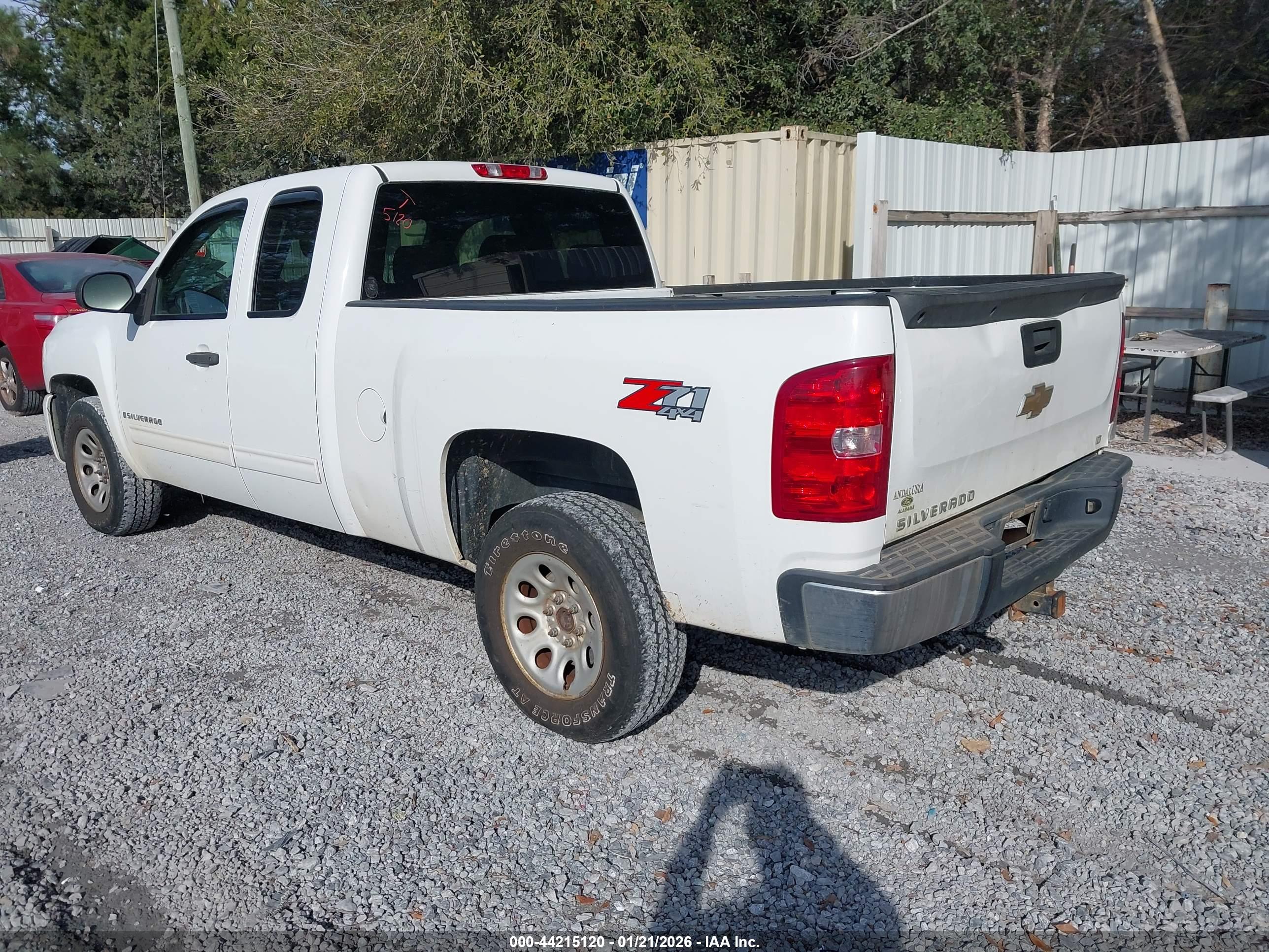 CHEVROLET SILVERADO image 3
